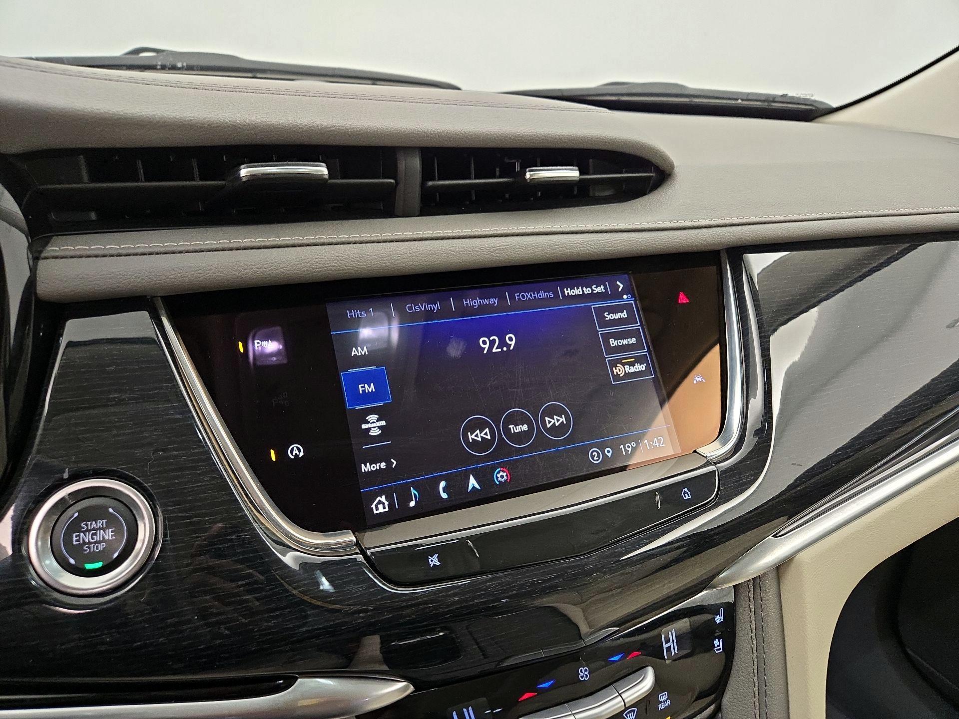 Thumbnail: 2025 Cadillac XT6 - 15