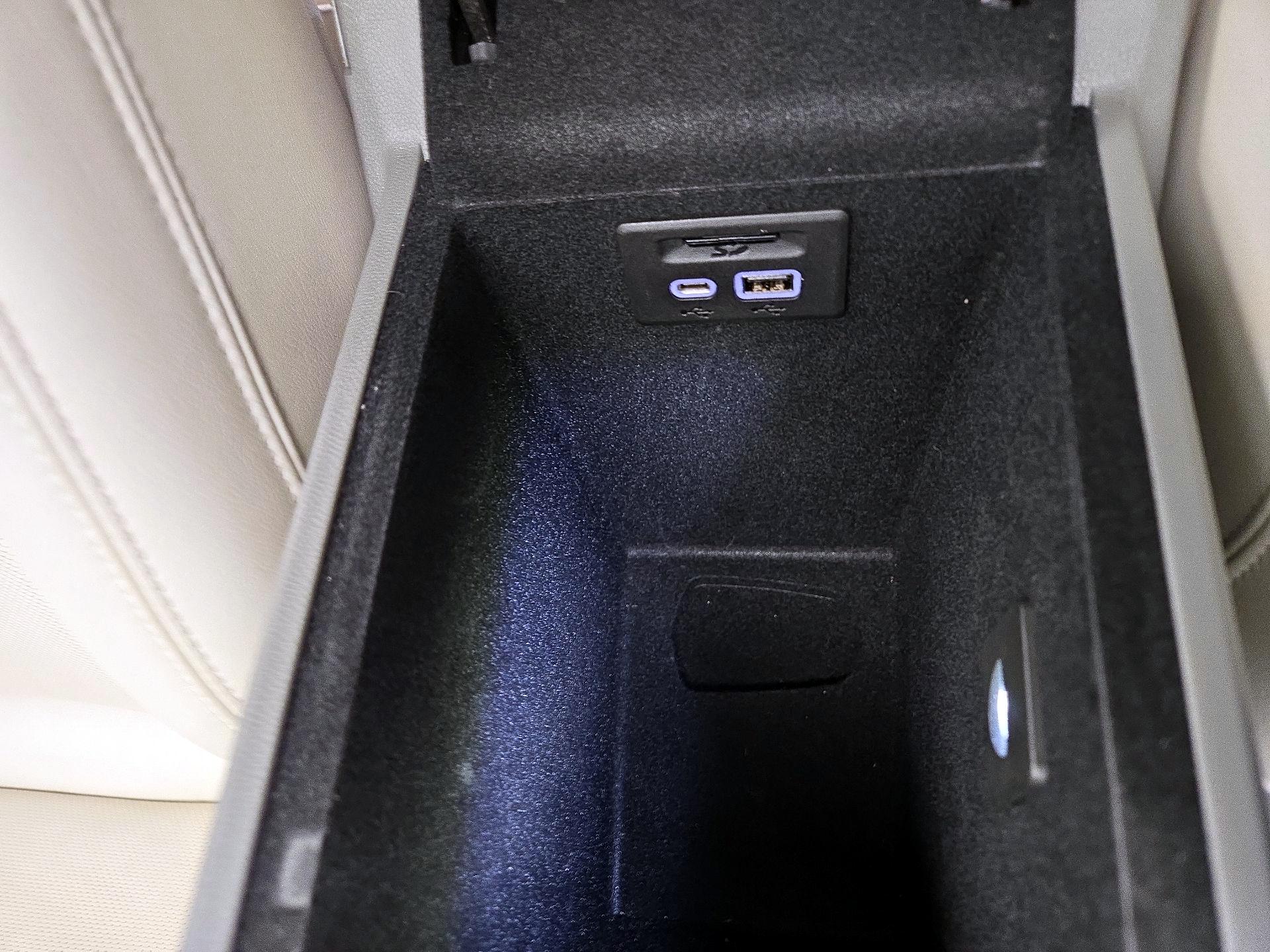 Thumbnail: 2025 Cadillac XT6 - 18