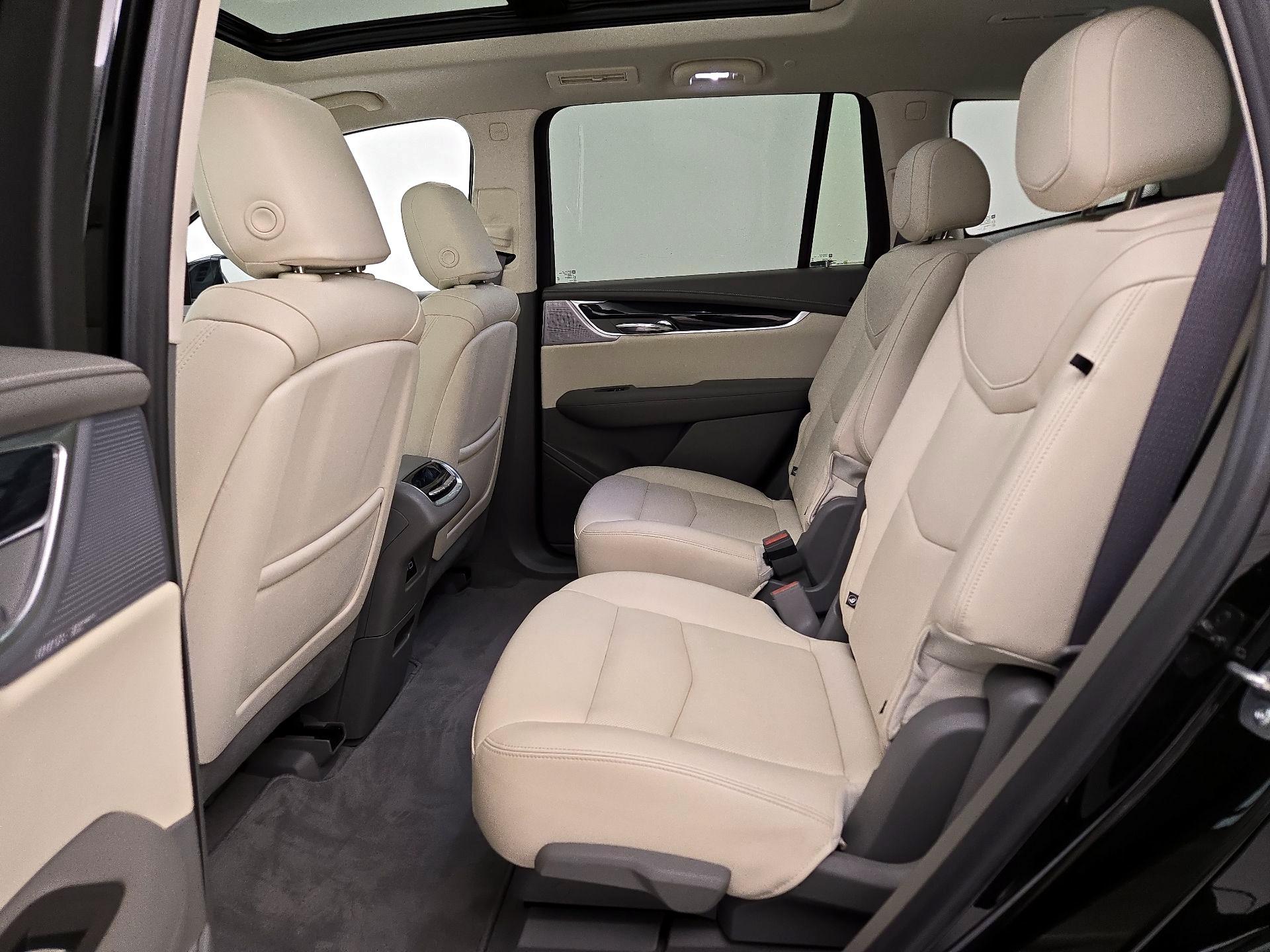 Thumbnail: 2025 Cadillac XT6 - 20