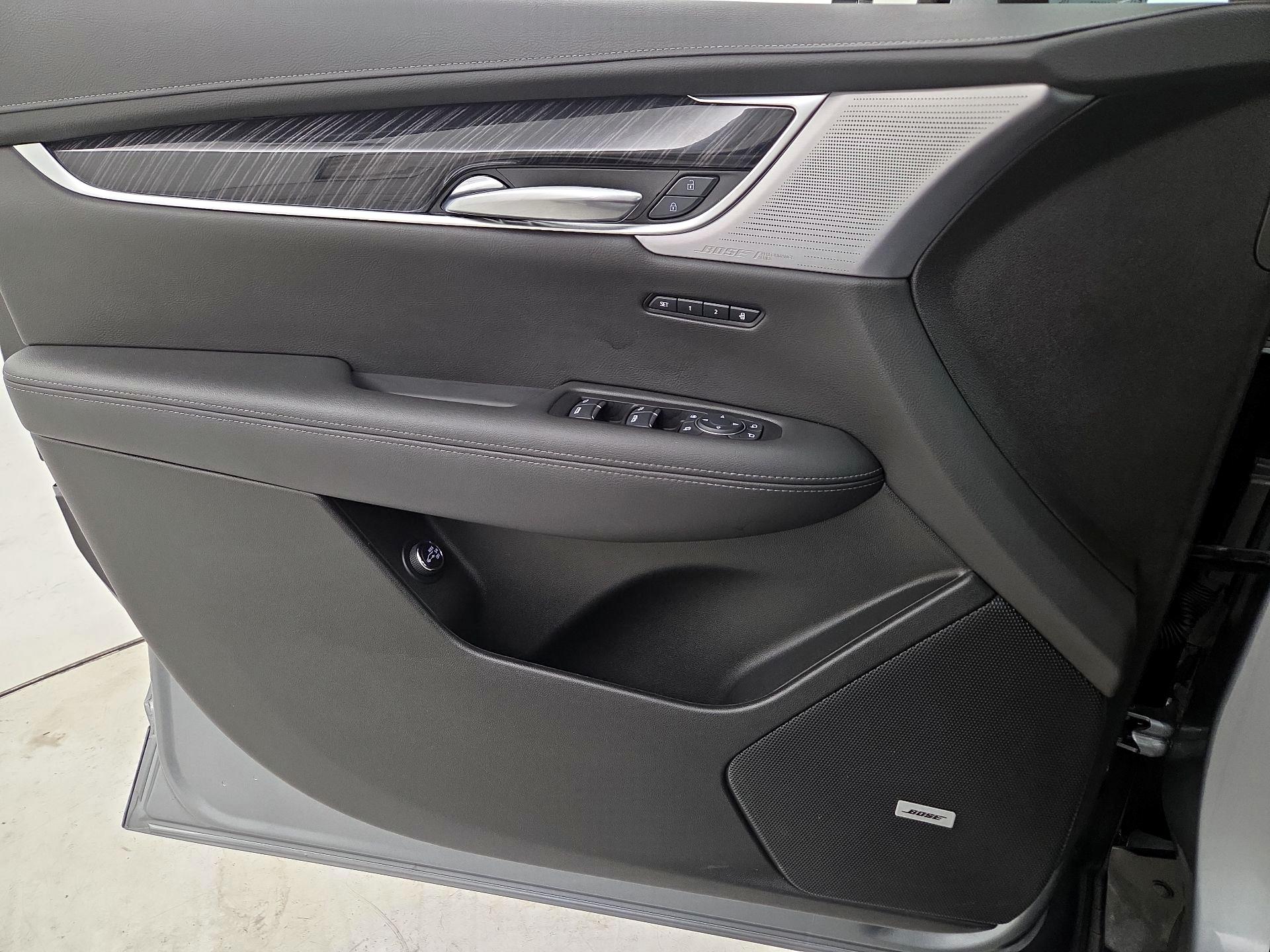 Thumbnail: 2025 Cadillac XT6 - 12