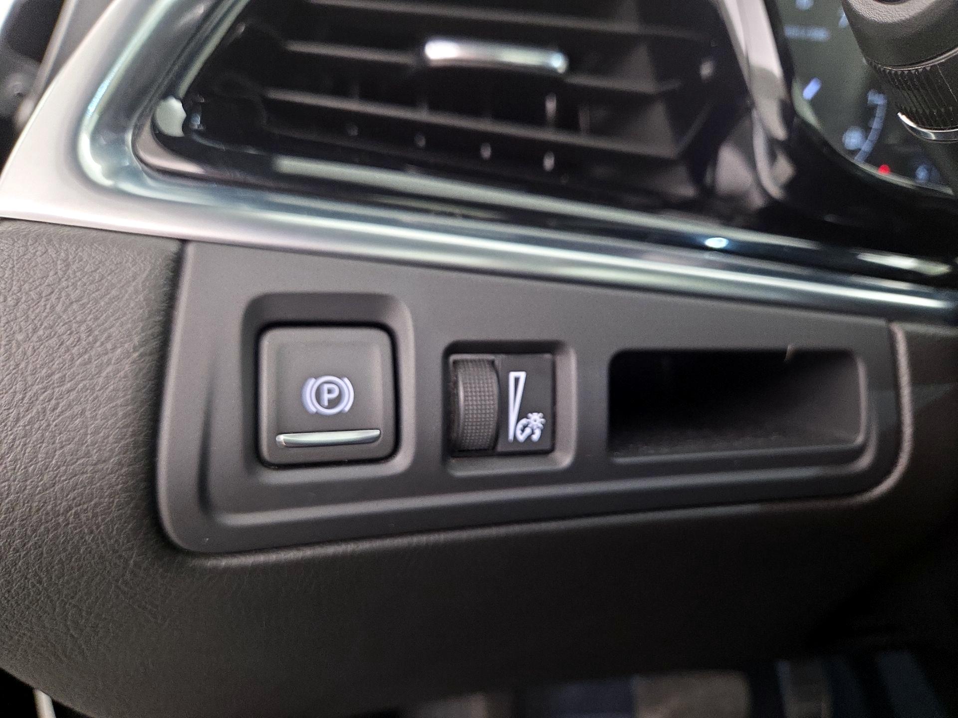 Thumbnail: 2025 Cadillac XT6 - 13