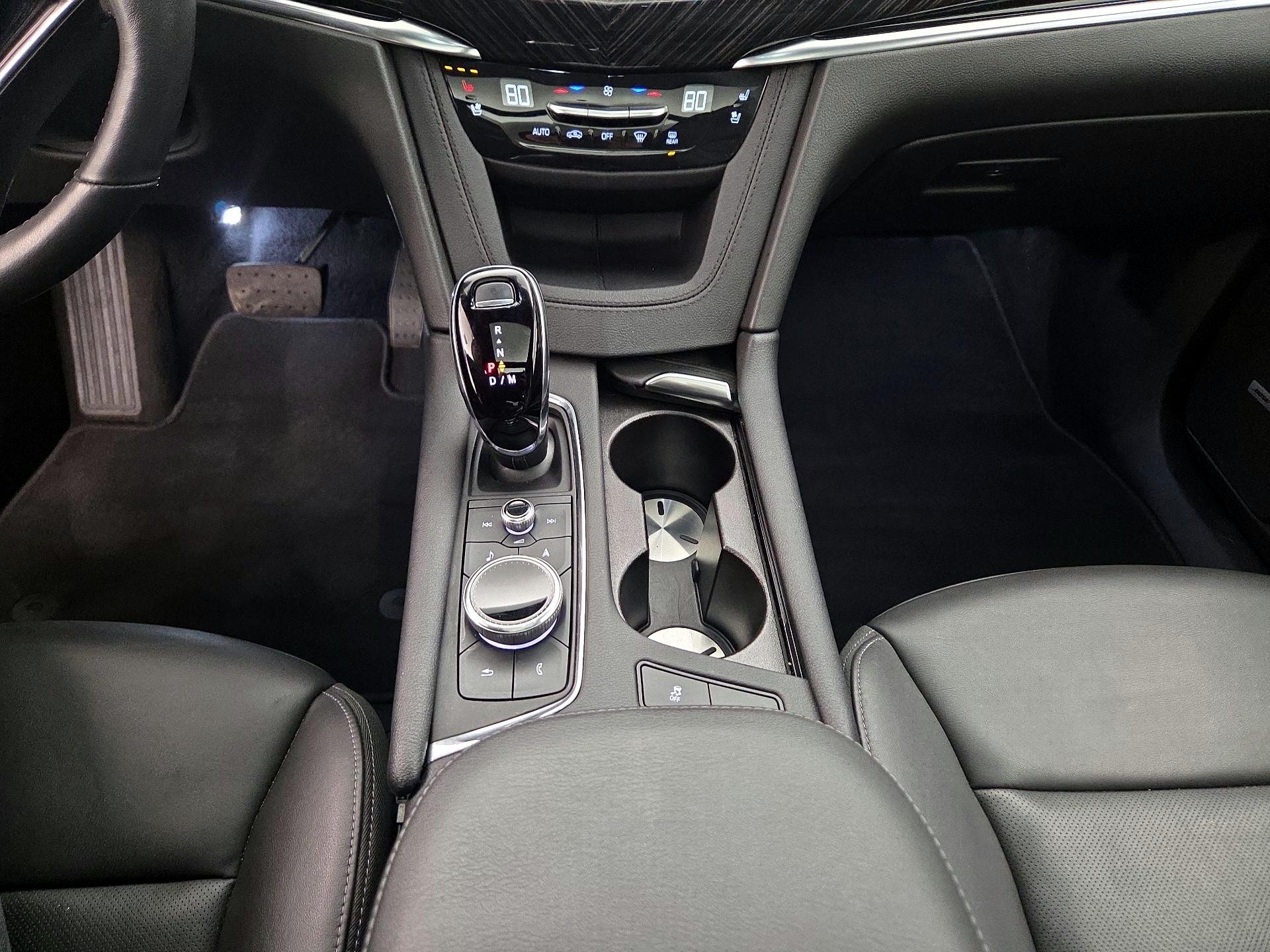 Thumbnail: 2025 Cadillac XT6 - 18