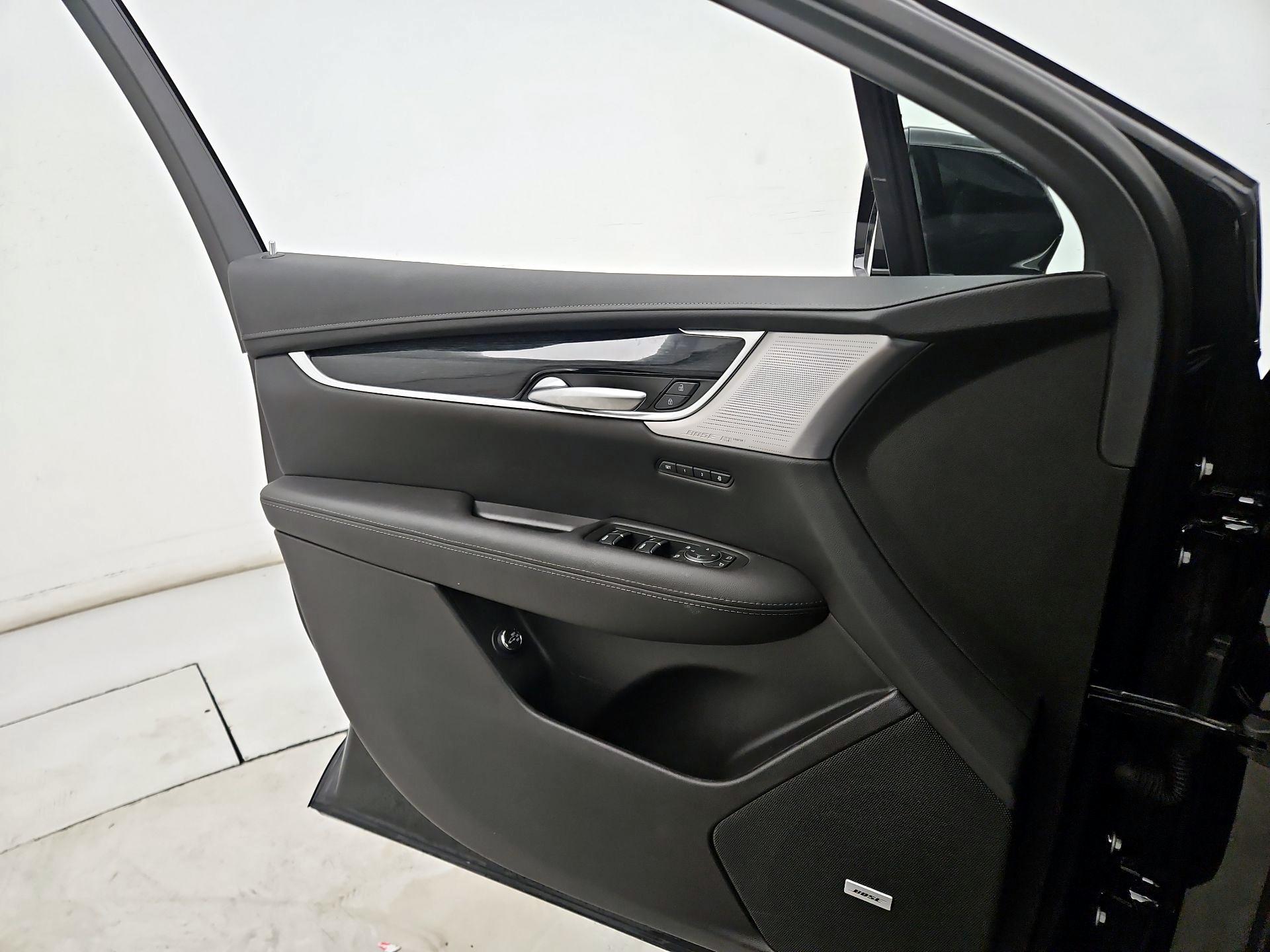 Thumbnail: 2025 Cadillac XT5 - 12