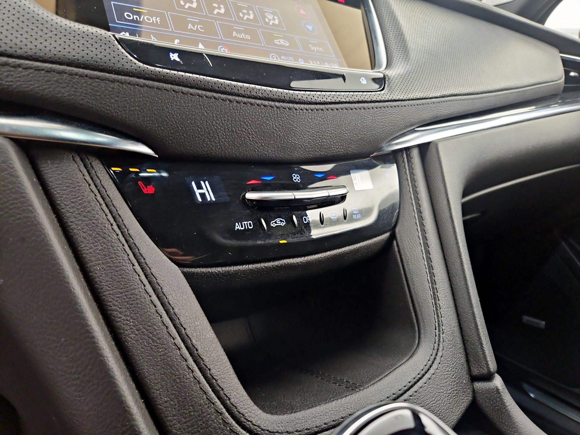 Thumbnail: 2025 Cadillac XT5 - 17