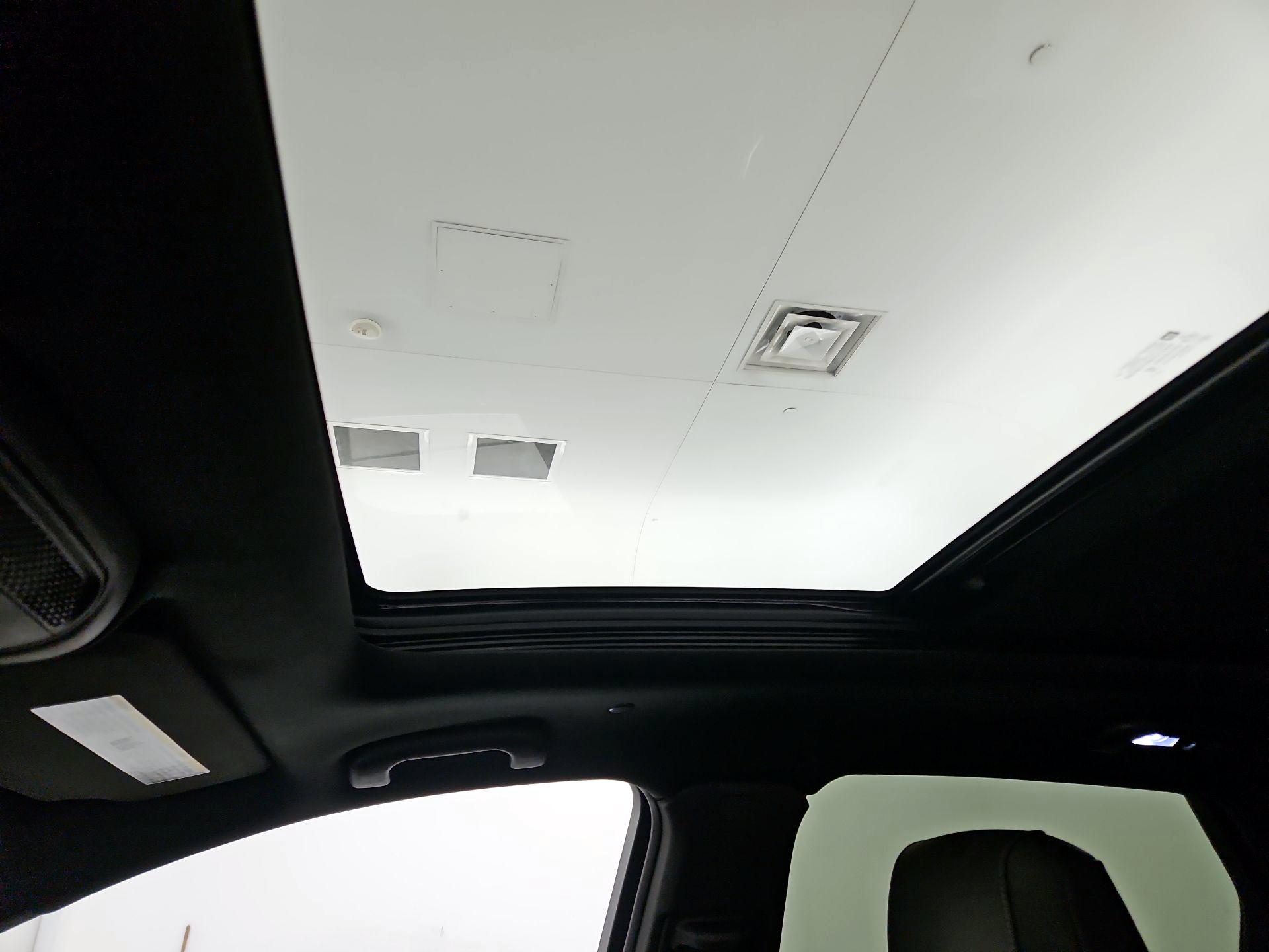 Thumbnail: 2025 Cadillac XT5 - 19