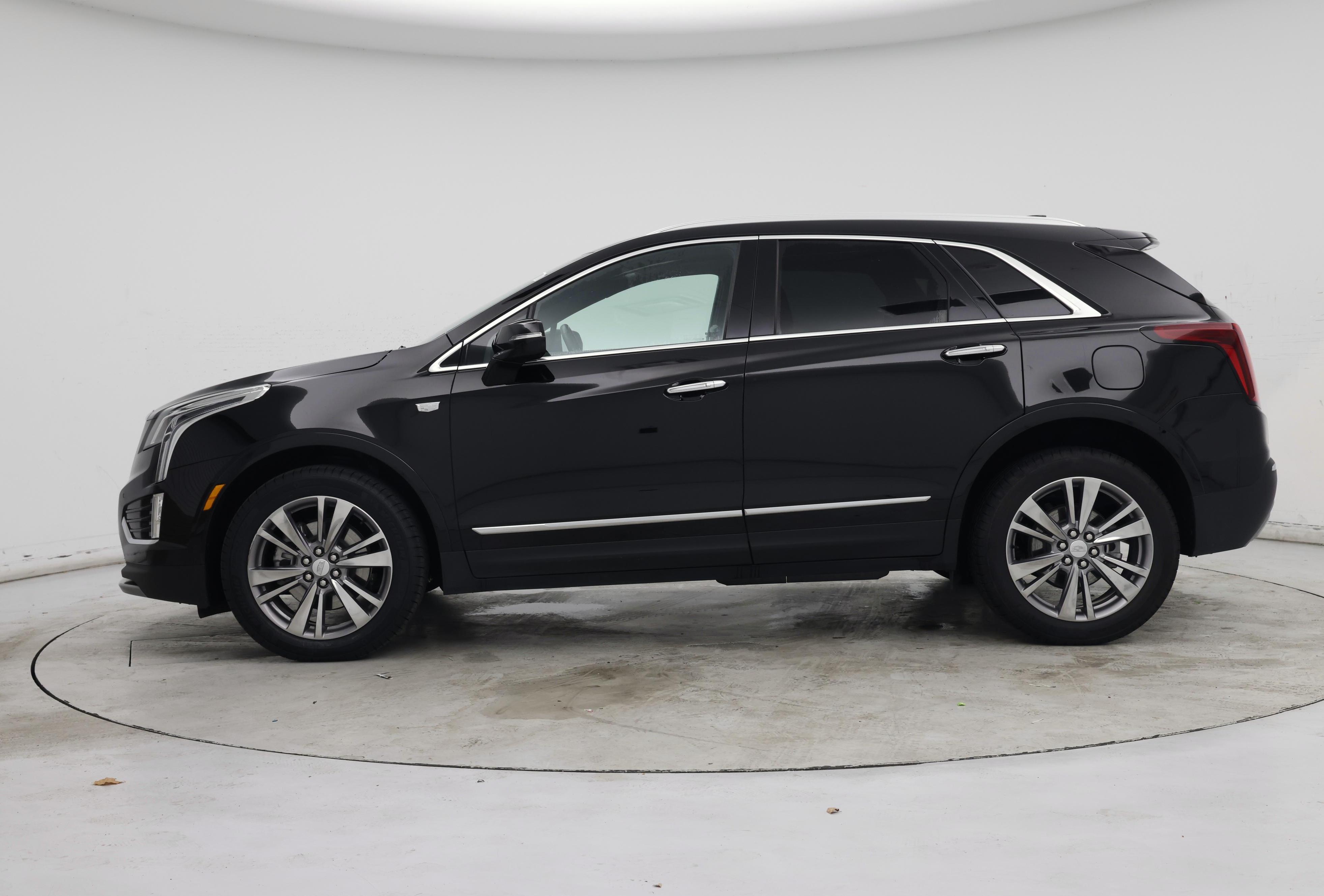 Thumbnail: 2025 Cadillac XT5 - 3