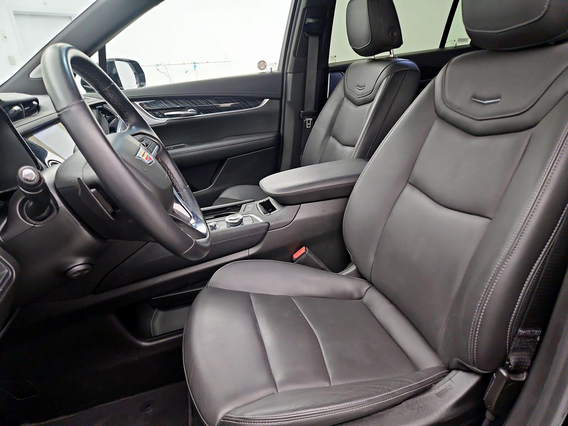 Thumbnail: 2025 Cadillac XT6 - 11