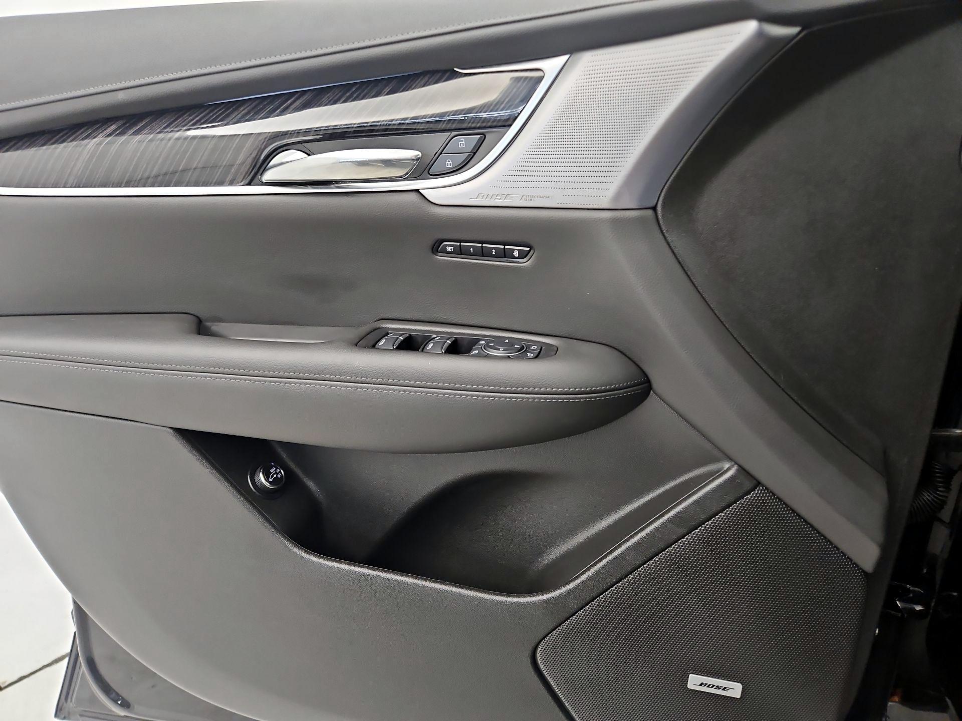 Thumbnail: 2025 Cadillac XT6 - 12