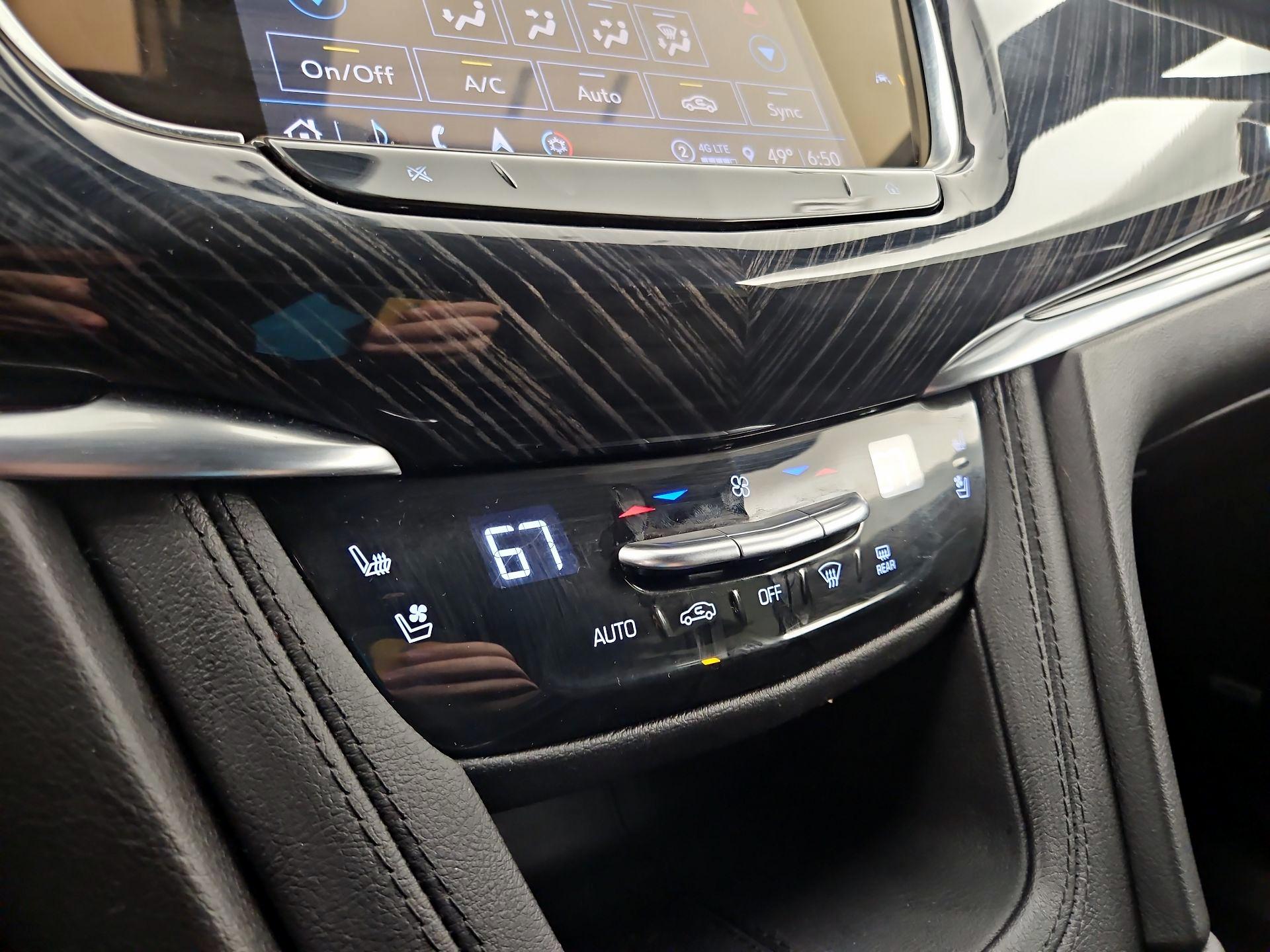 Thumbnail: 2025 Cadillac XT6 - 17