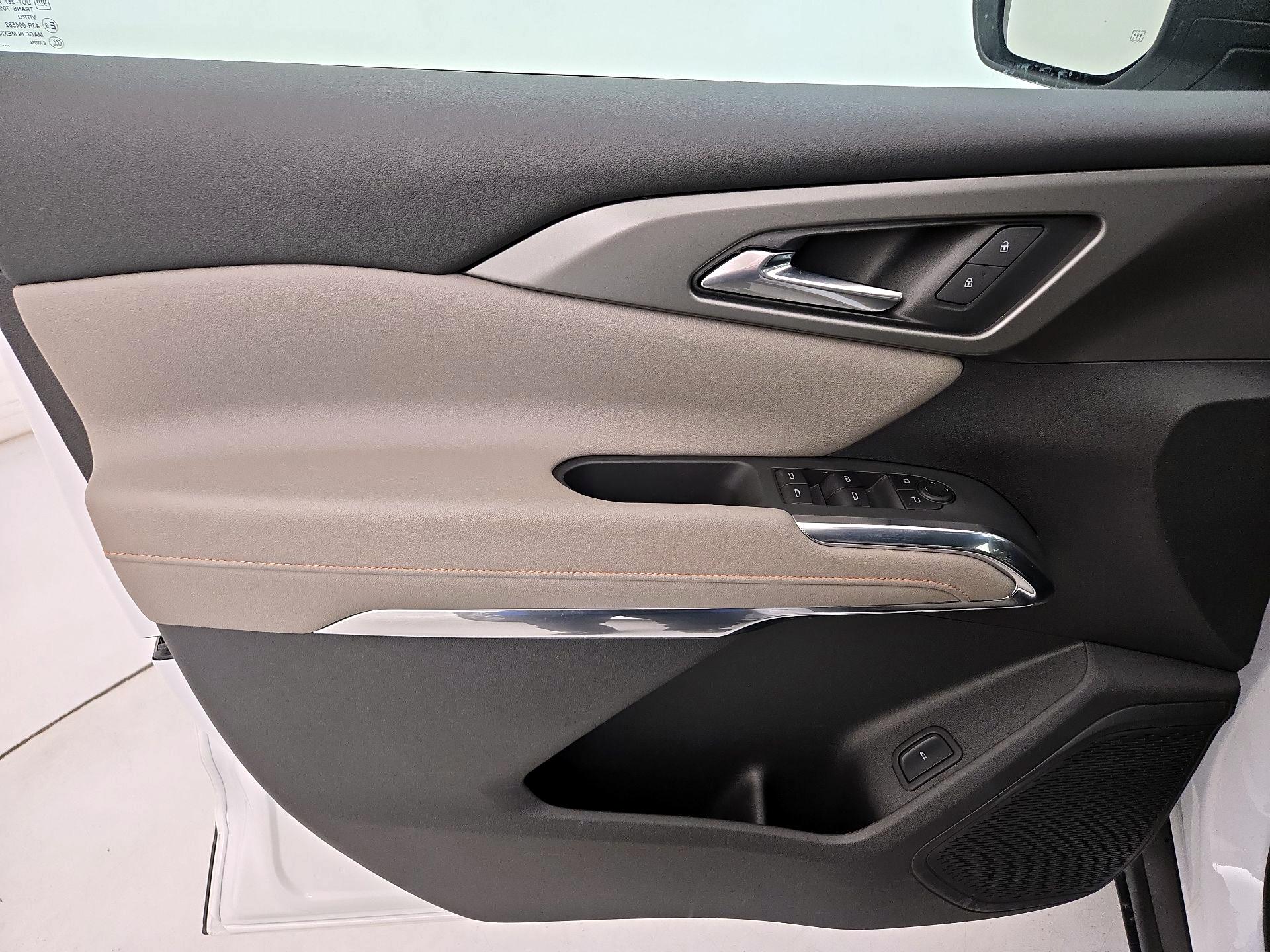 Thumbnail: 2025 Chevrolet Traverse - 12