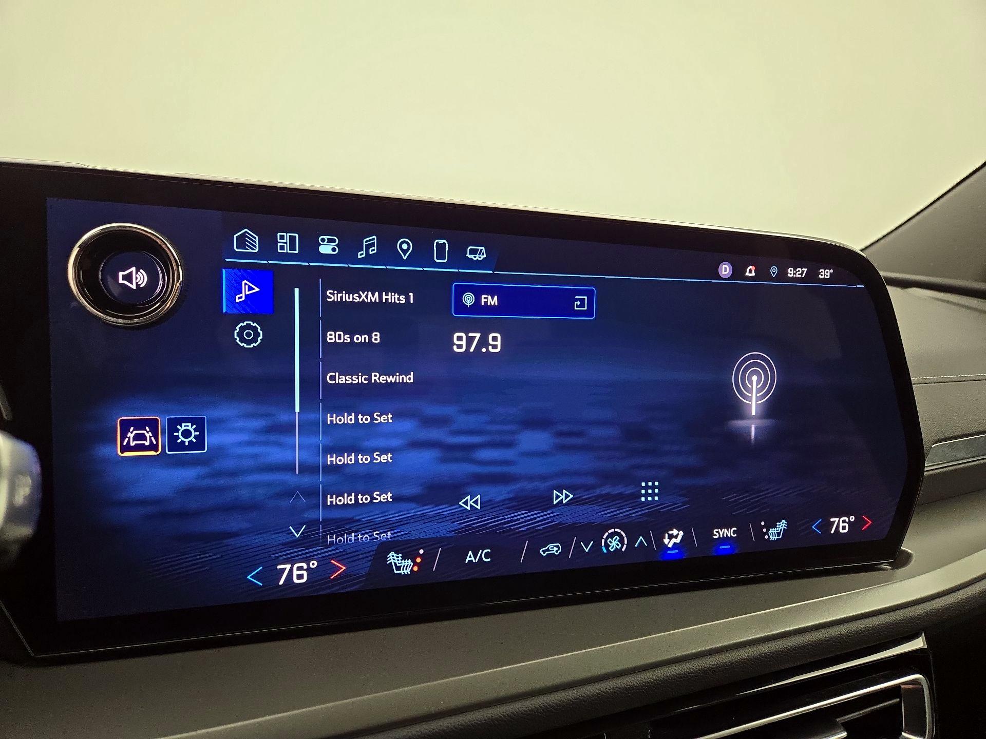 Thumbnail: 2025 Chevrolet Traverse - 15