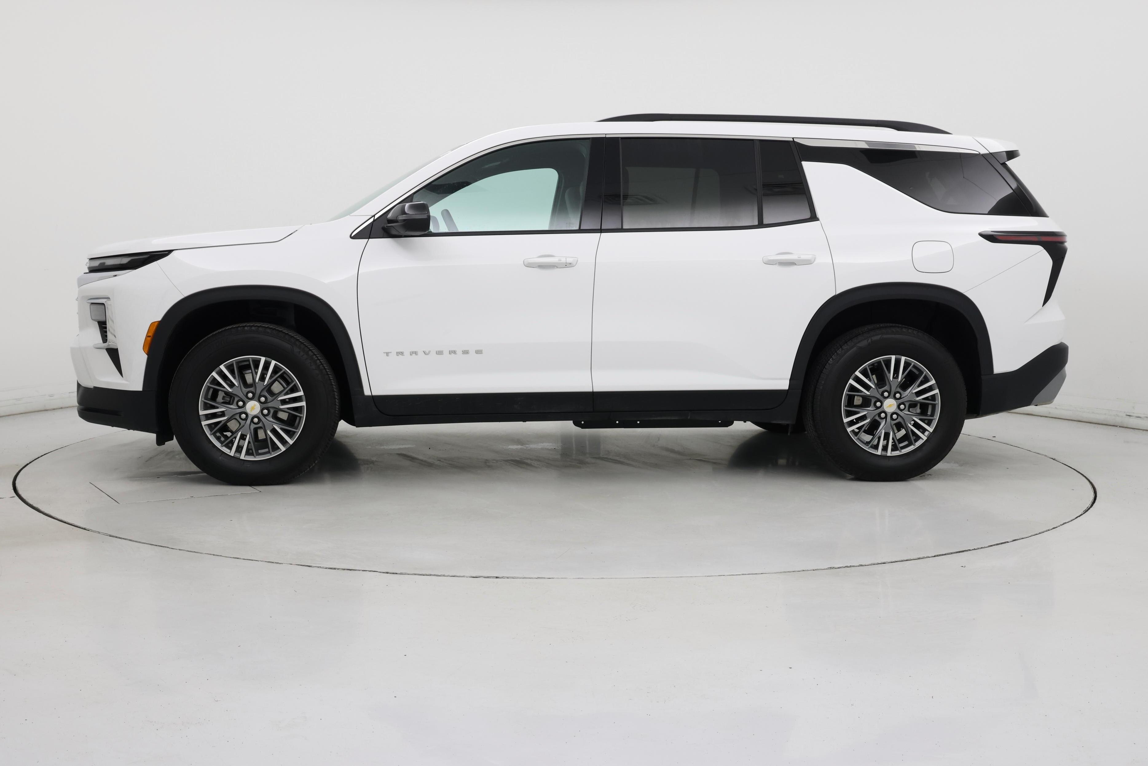 Thumbnail: 2025 Chevrolet Traverse - 3