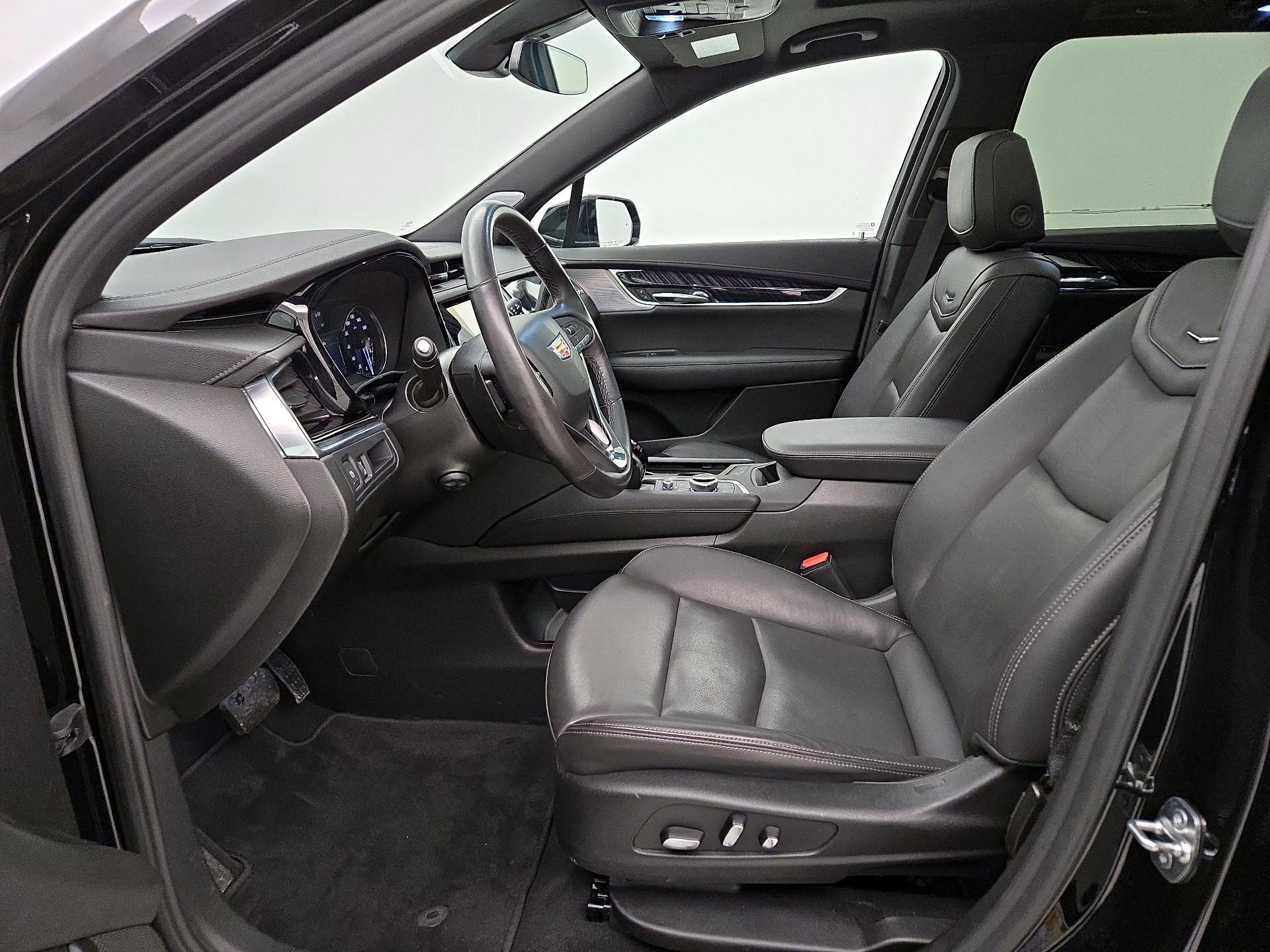 Thumbnail: 2025 Cadillac XT6 - 11