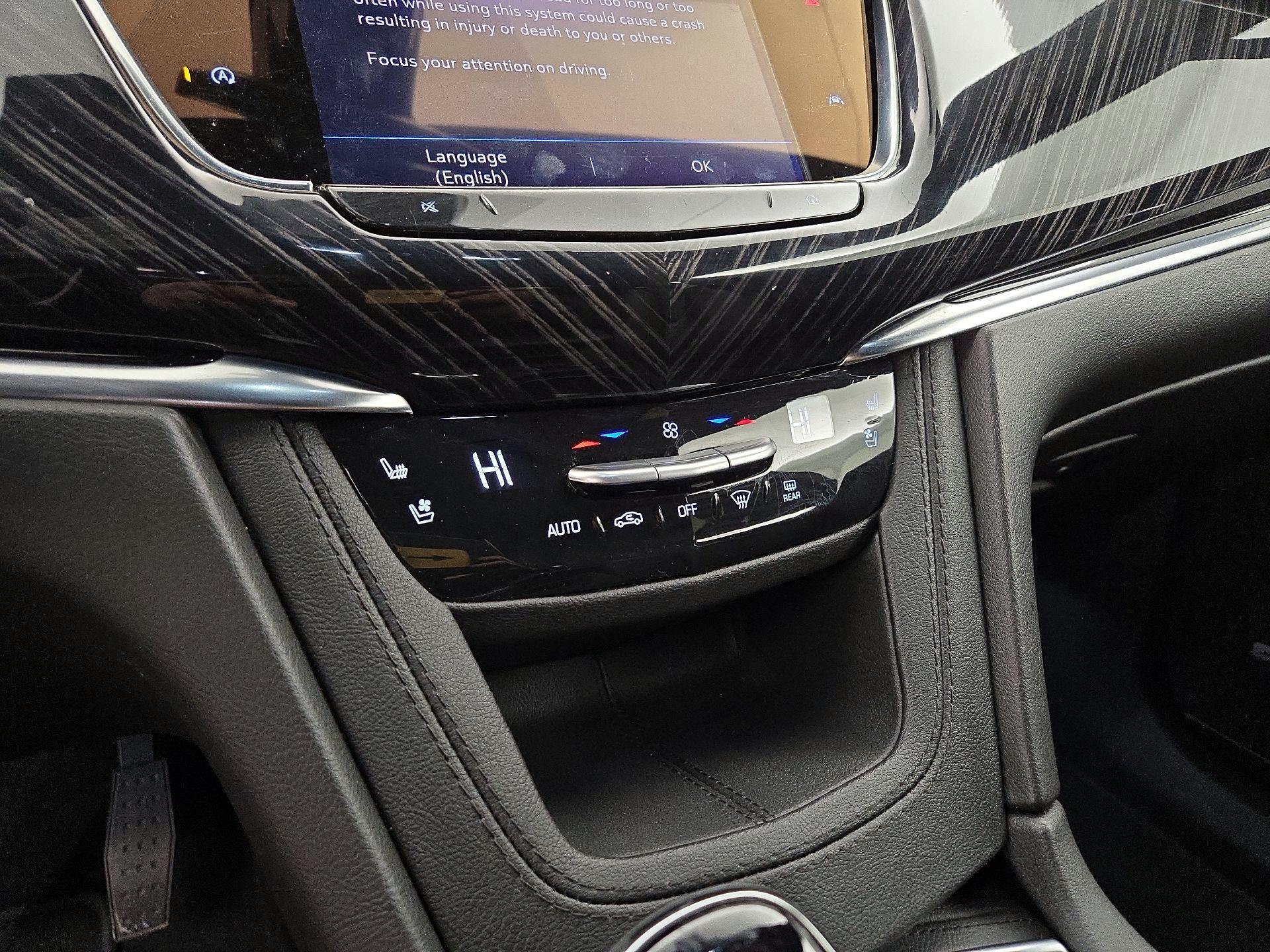 Thumbnail: 2025 Cadillac XT6 - 16