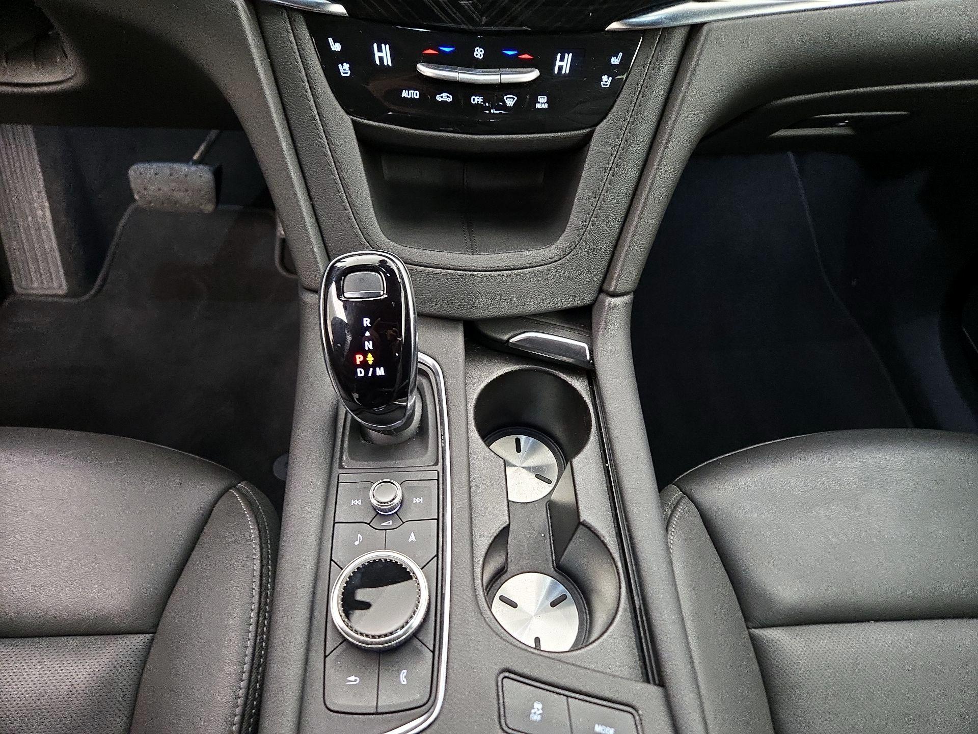 Thumbnail: 2025 Cadillac XT6 - 17