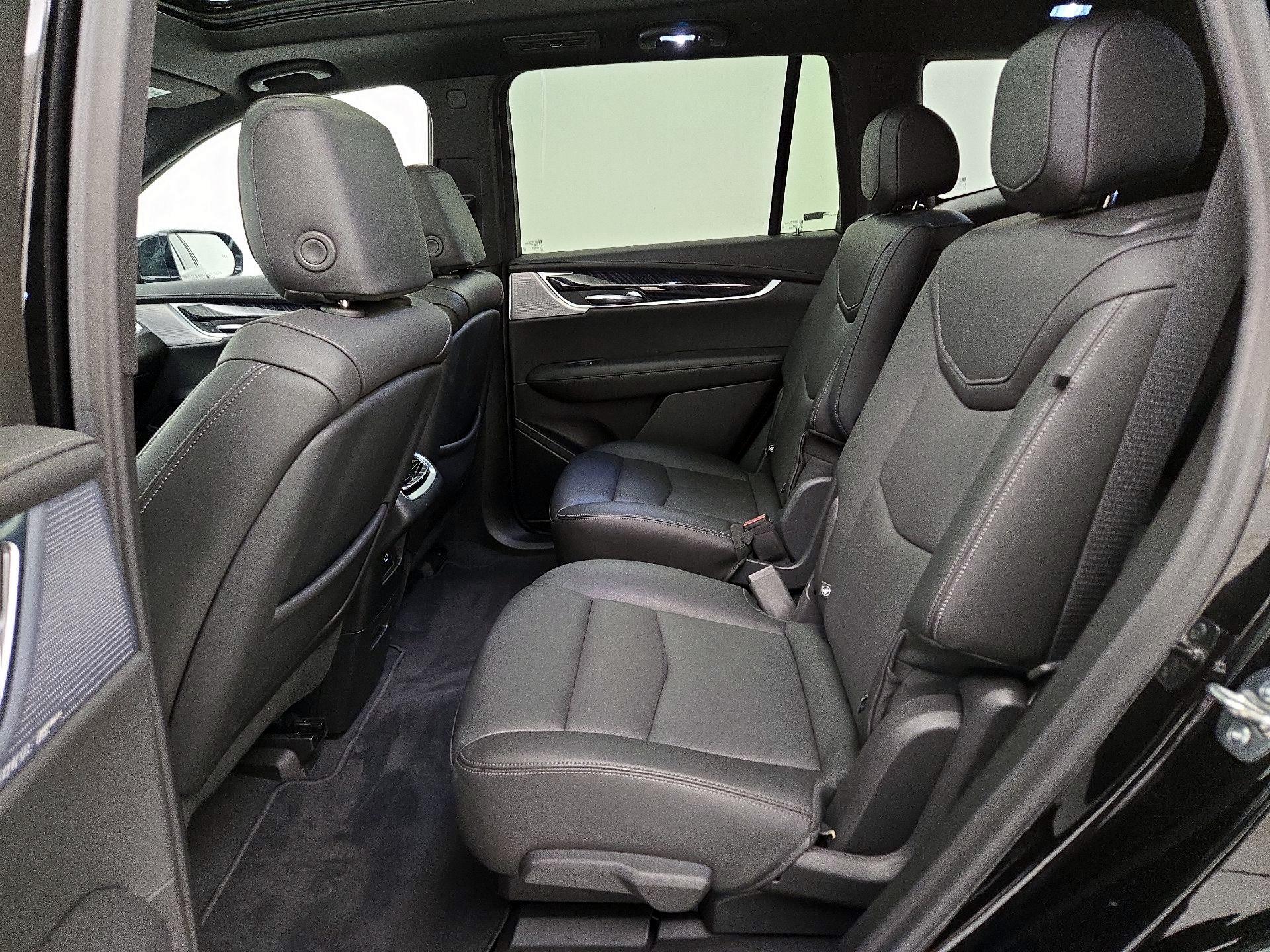 Thumbnail: 2025 Cadillac XT6 - 20