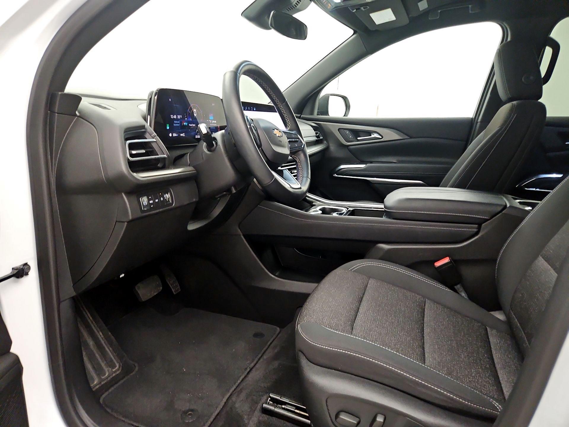 Thumbnail: 2025 Chevrolet Traverse - 11