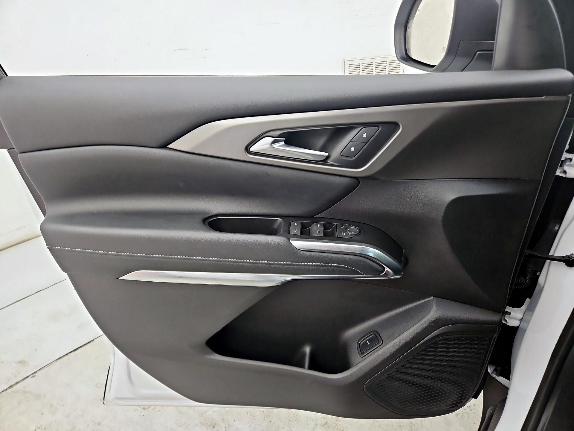 Thumbnail: 2025 Chevrolet Traverse - 12