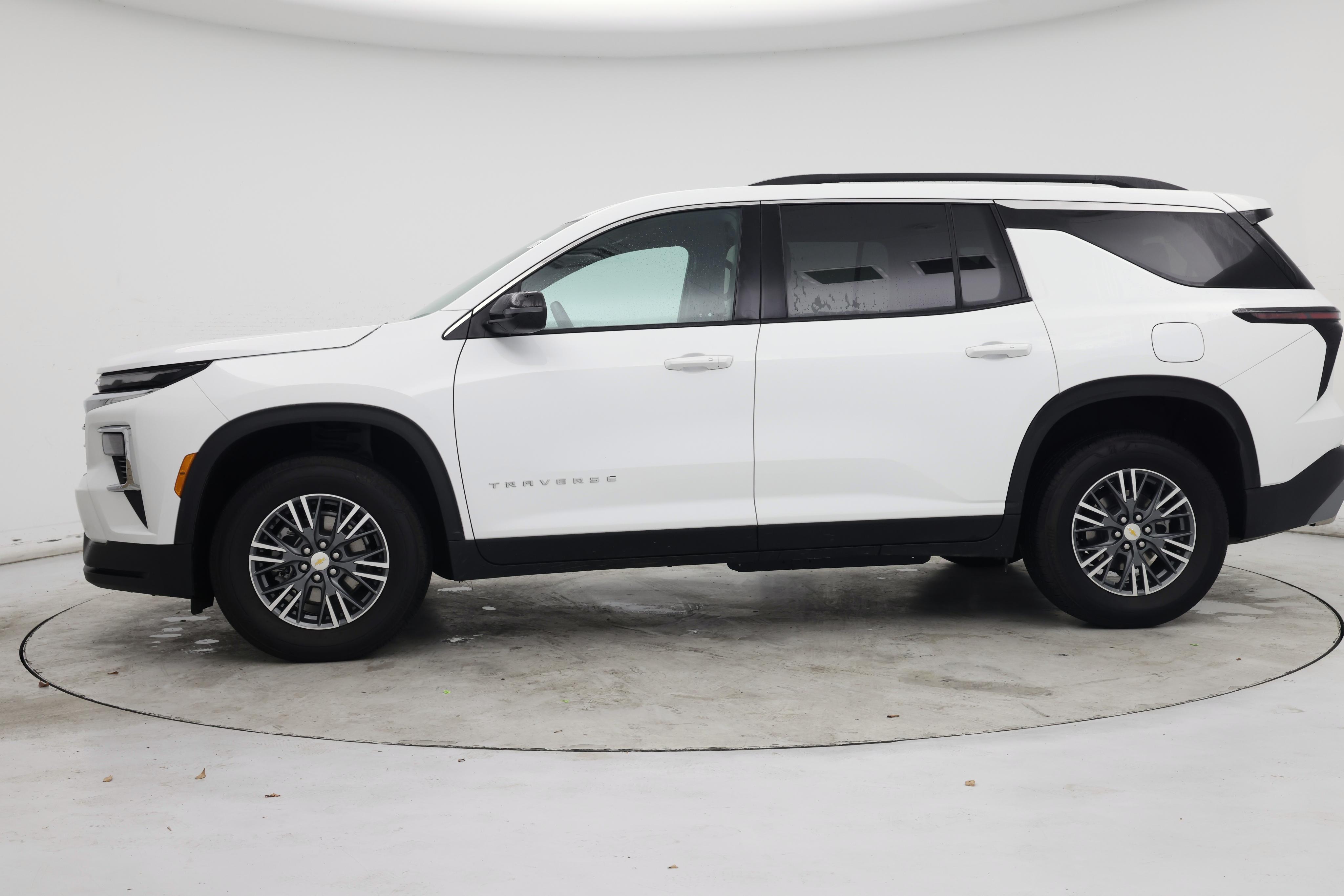 Thumbnail: 2025 Chevrolet Traverse - 3