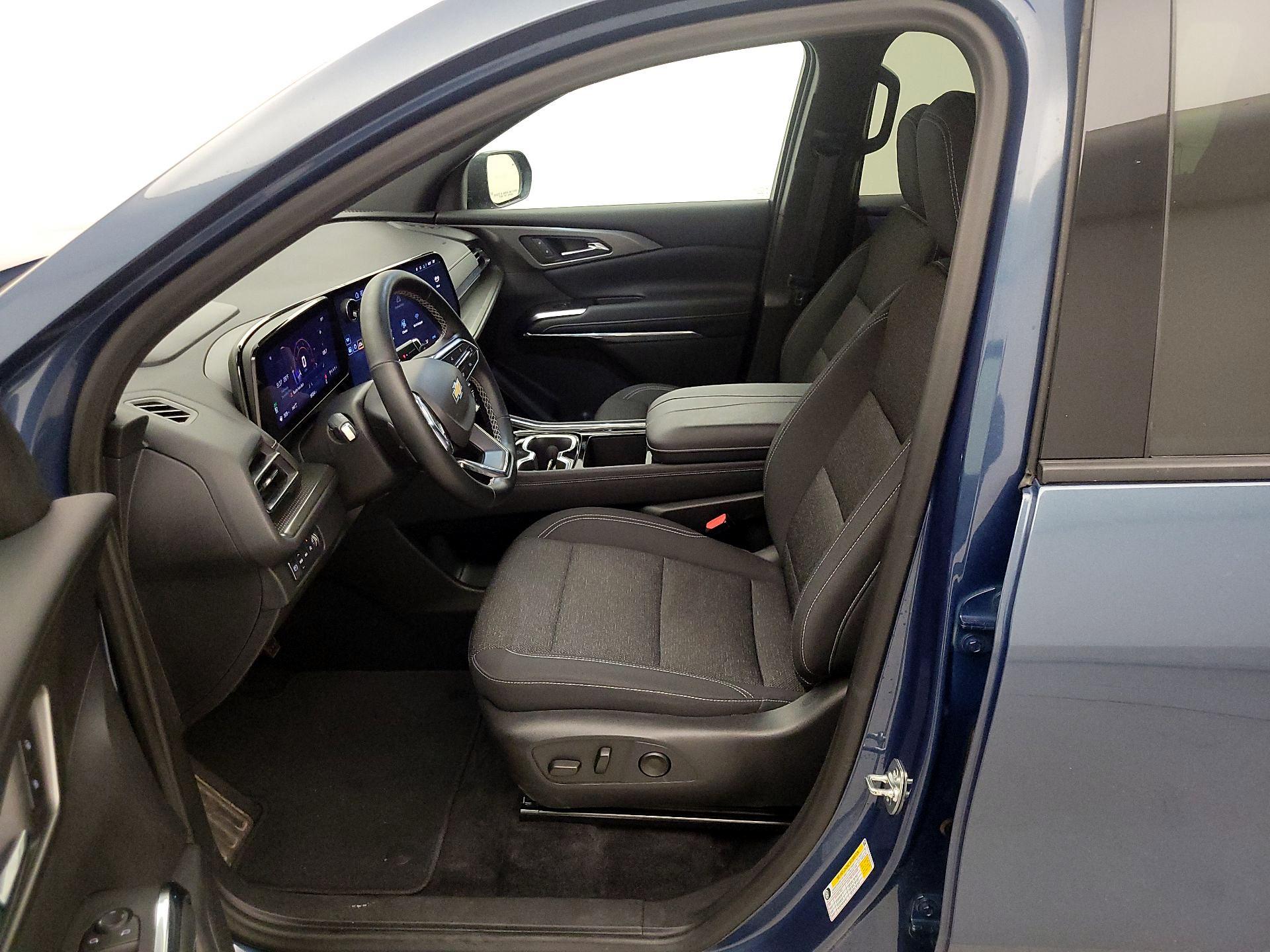 Thumbnail: 2025 Chevrolet Traverse - 11