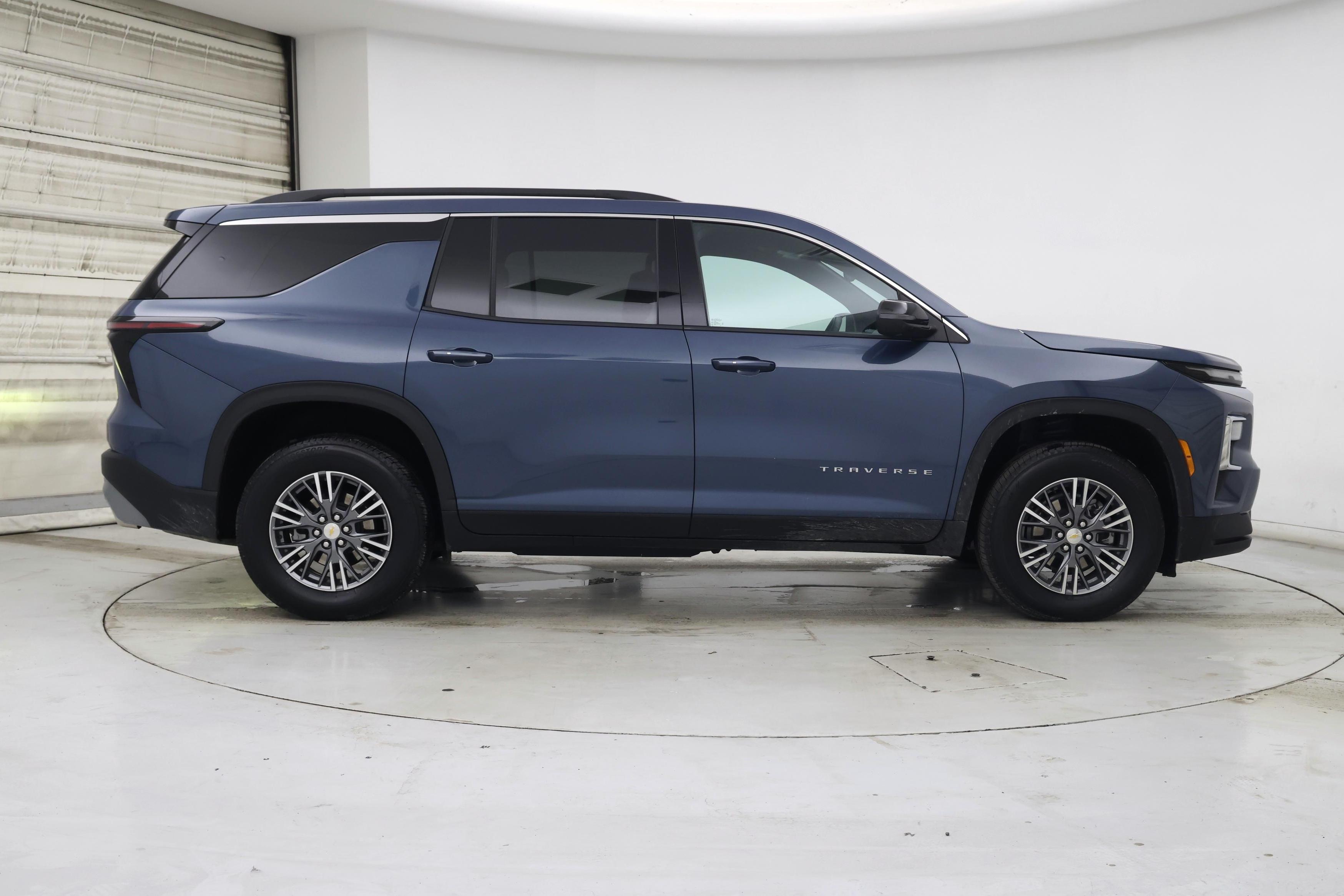 Thumbnail: 2025 Chevrolet Traverse - 7