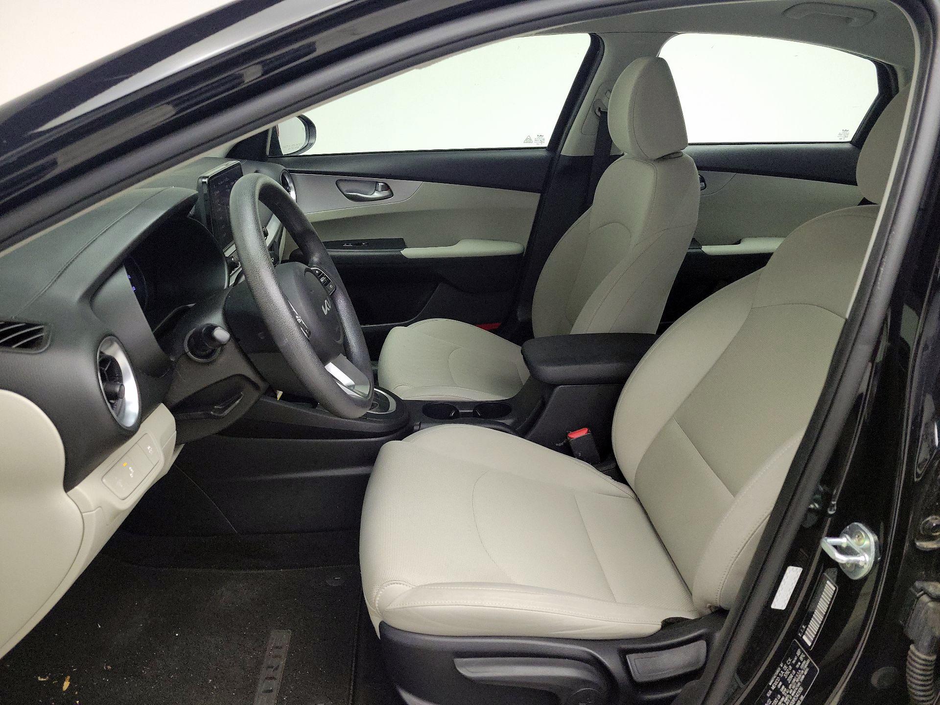 Thumbnail: 2023 Kia Forte - 11