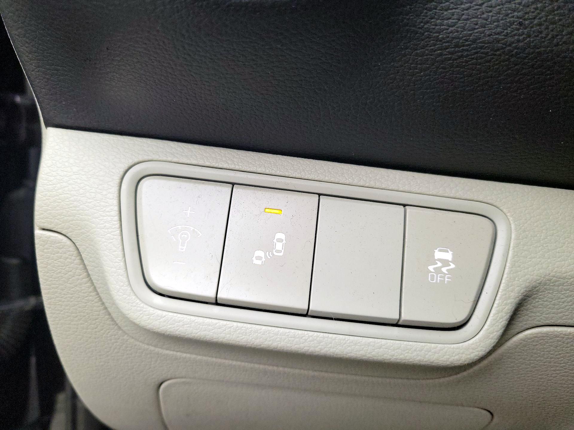 Thumbnail: 2023 Kia Forte - 13