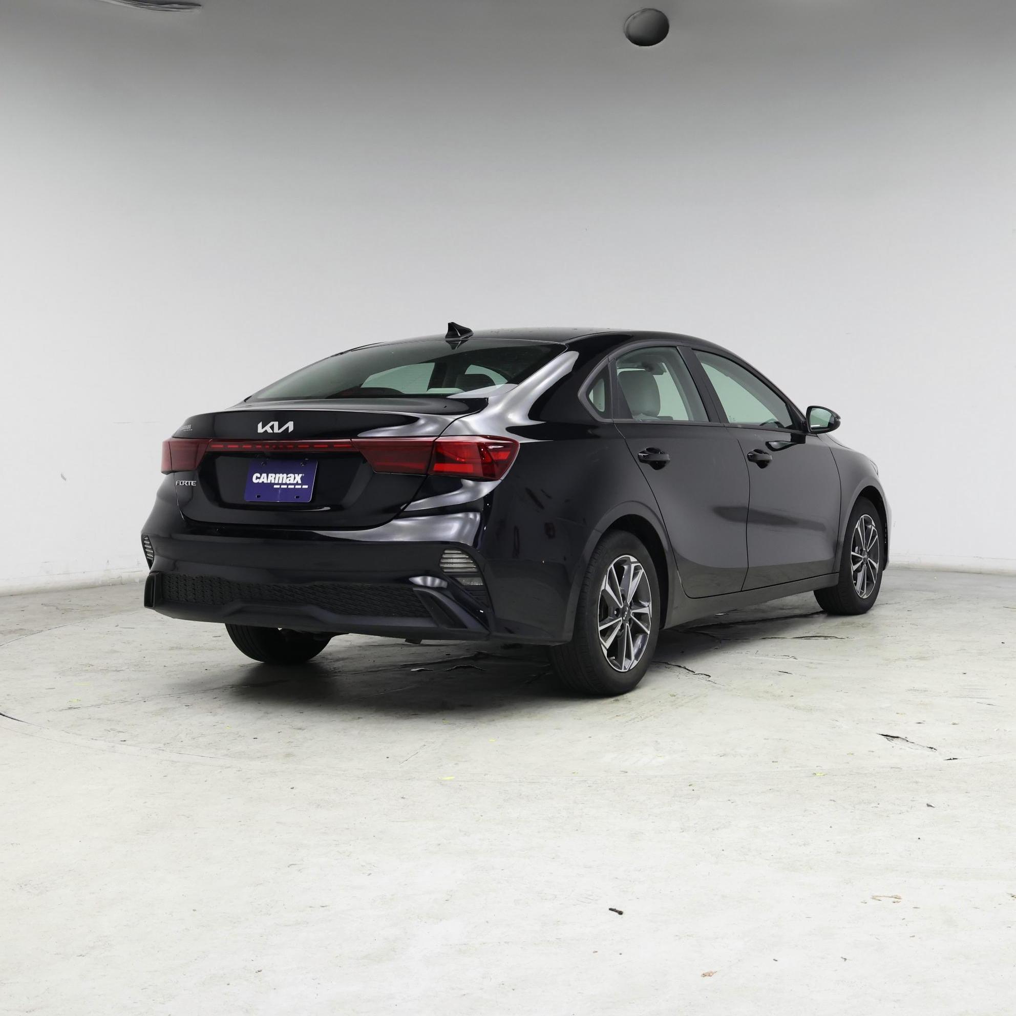 Thumbnail: 2023 Kia Forte - 8