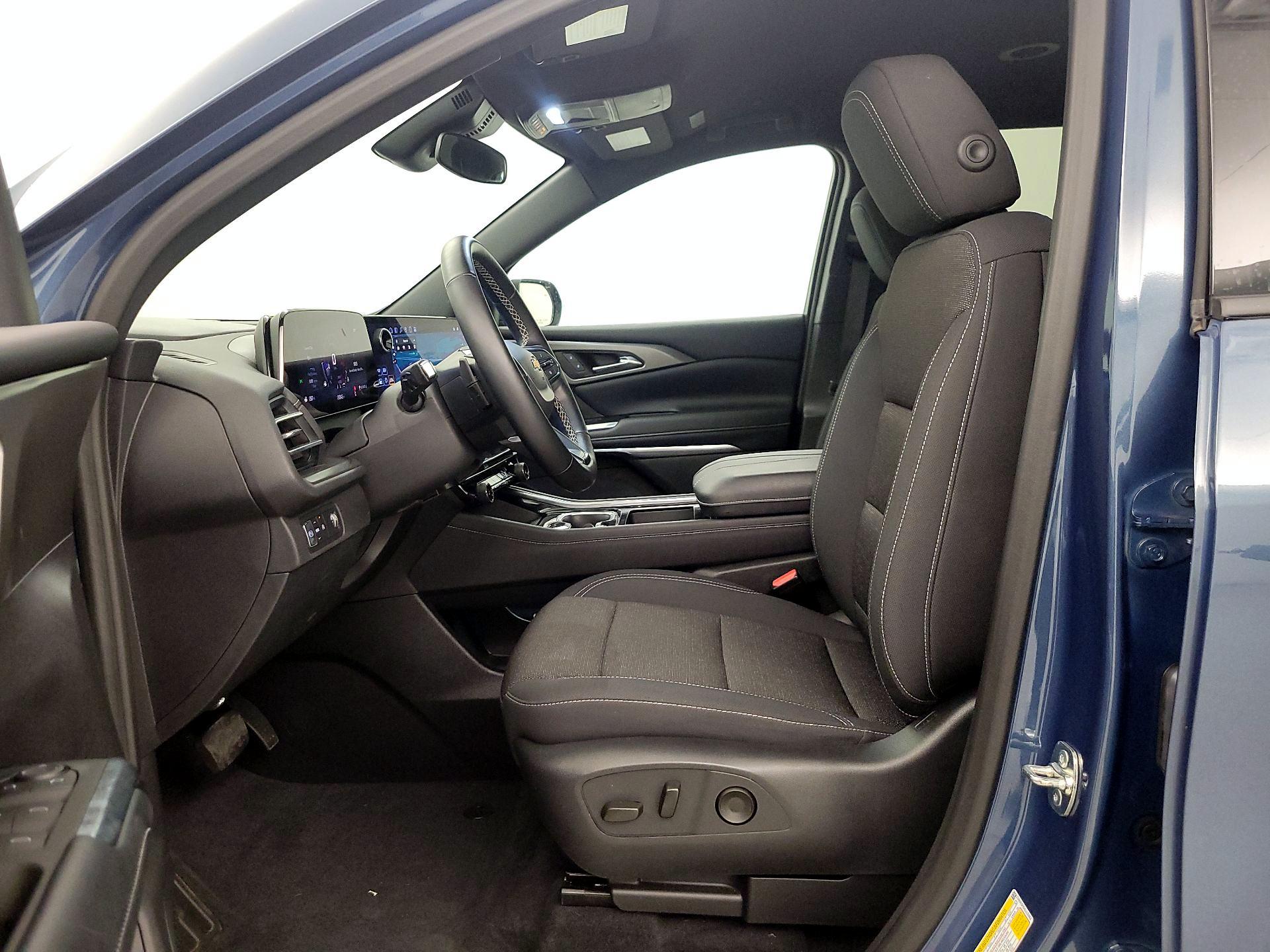 Thumbnail: 2025 Chevrolet Traverse - 11