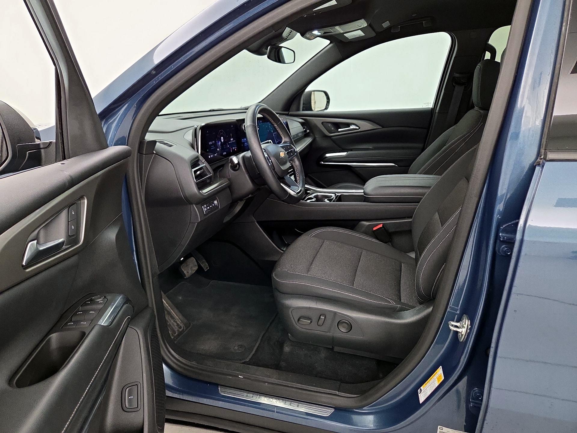 Thumbnail: 2025 Chevrolet Traverse - 11