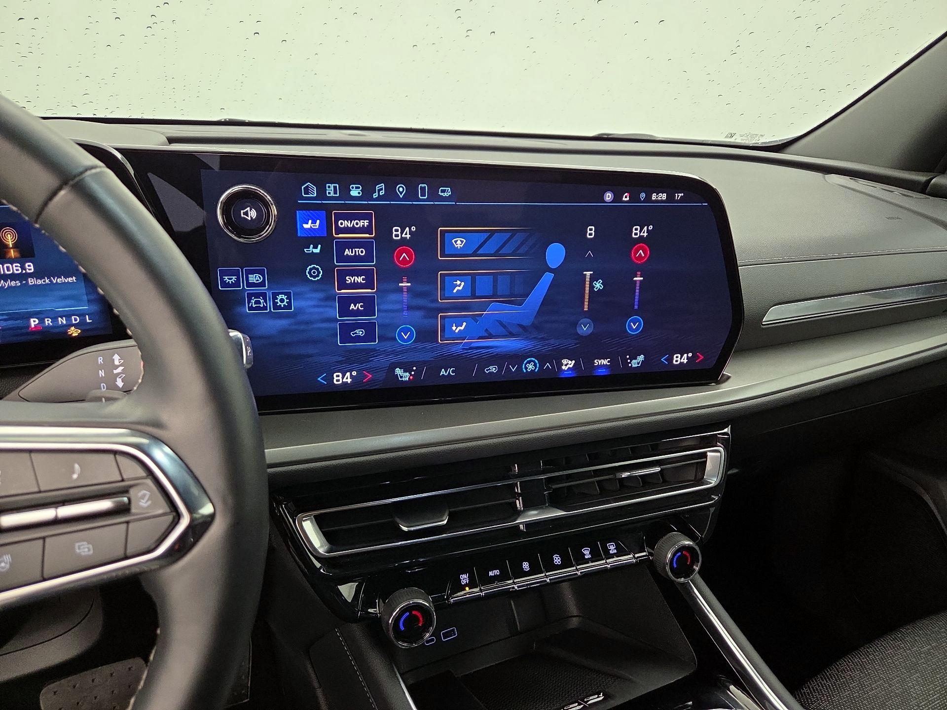 Thumbnail: 2025 Chevrolet Traverse - 17