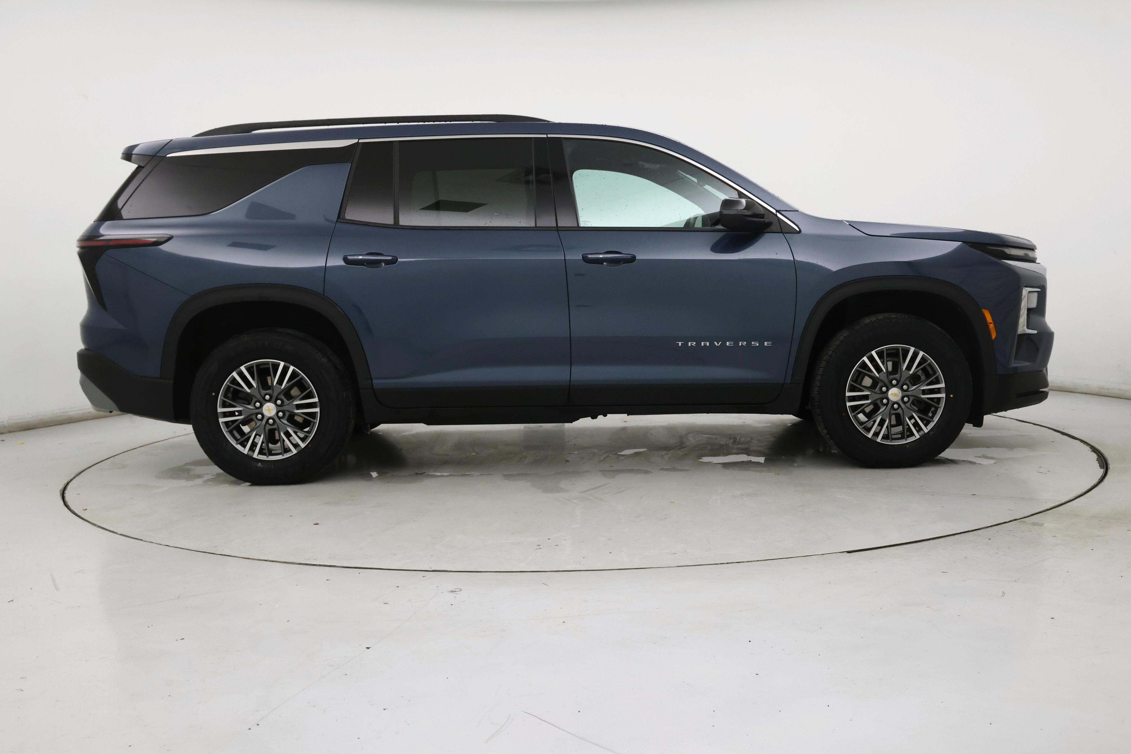 Thumbnail: 2025 Chevrolet Traverse - 7