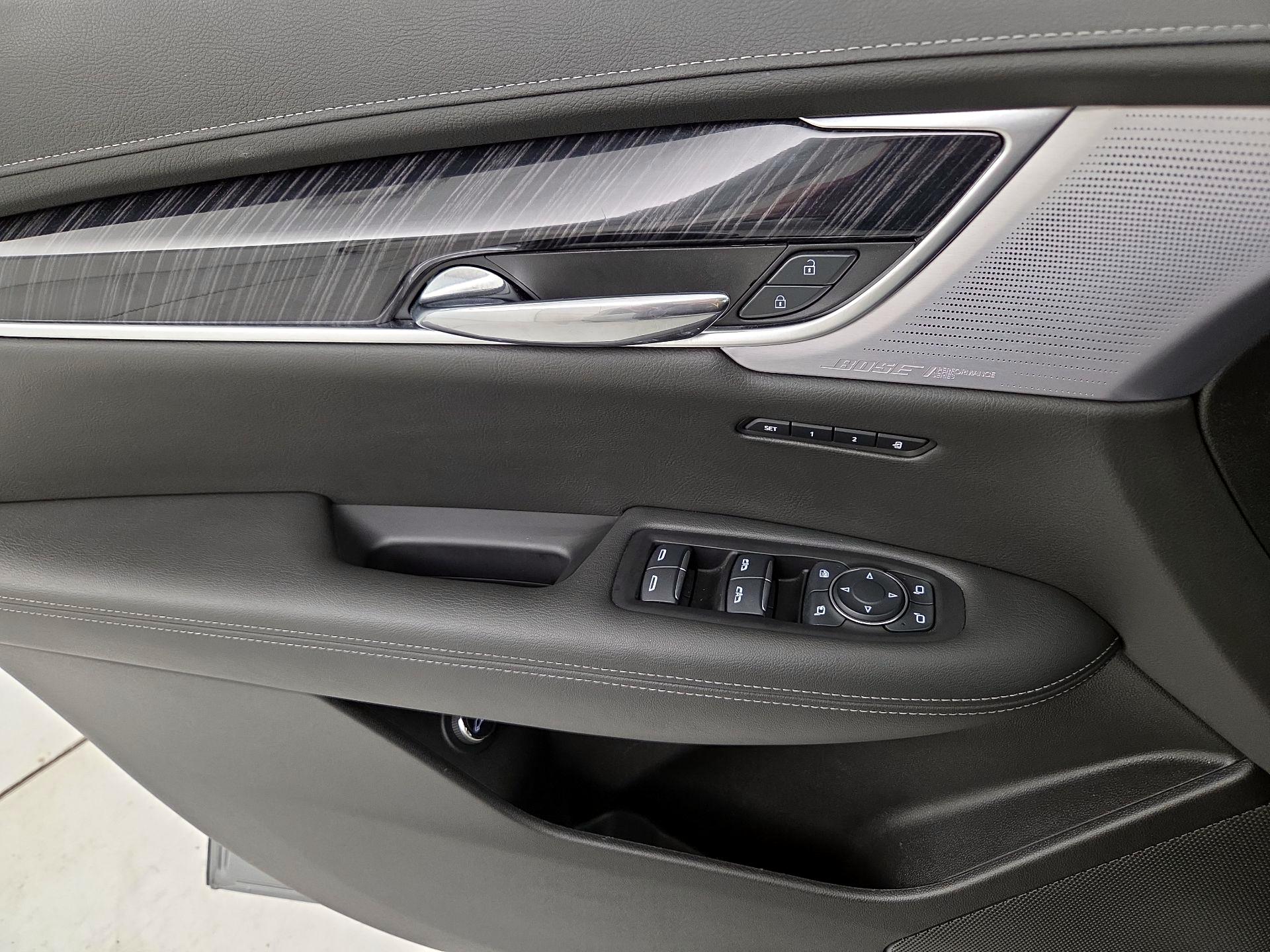 Thumbnail: 2025 Cadillac XT6 - 12