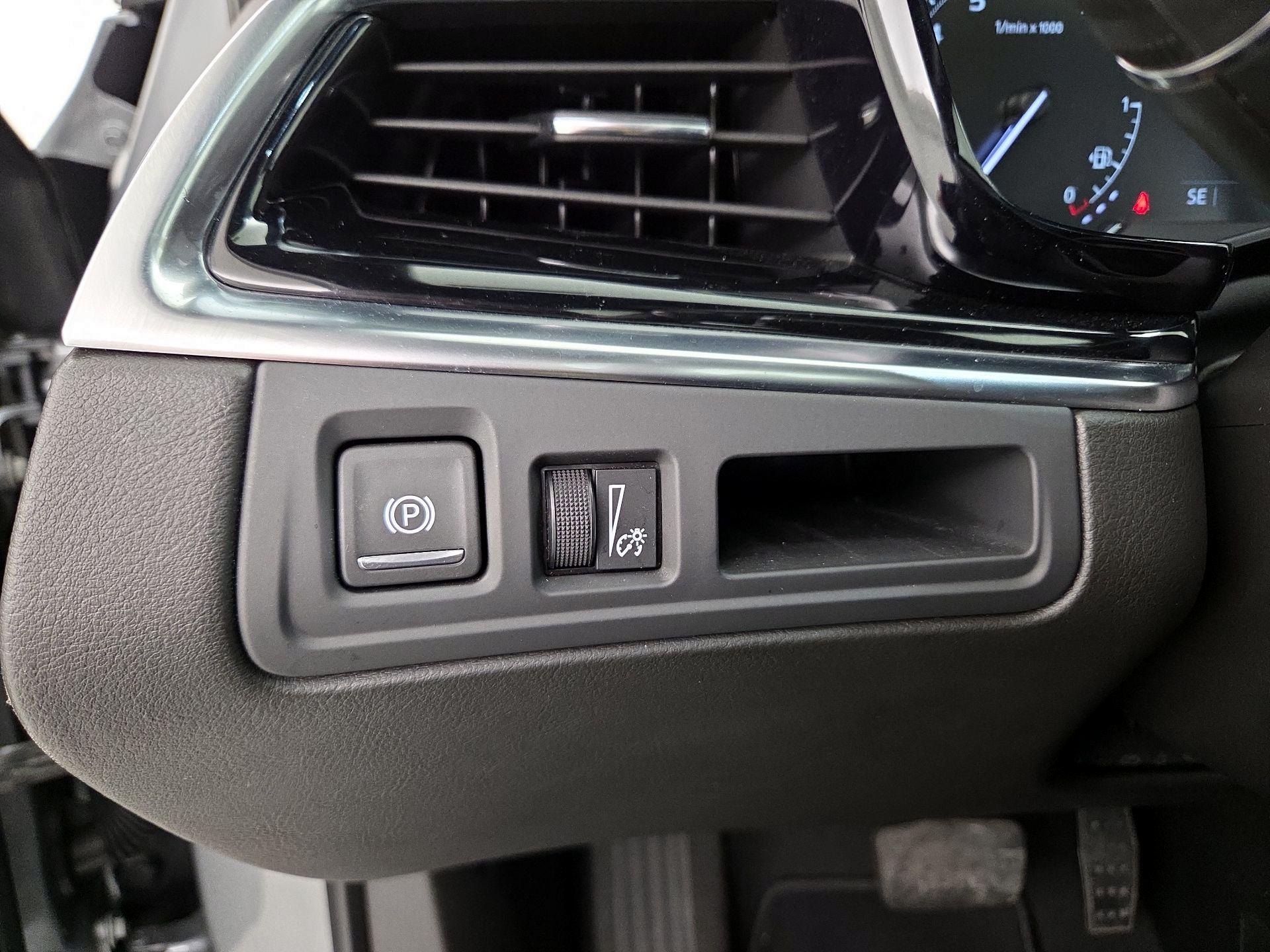 Thumbnail: 2025 Cadillac XT6 - 13