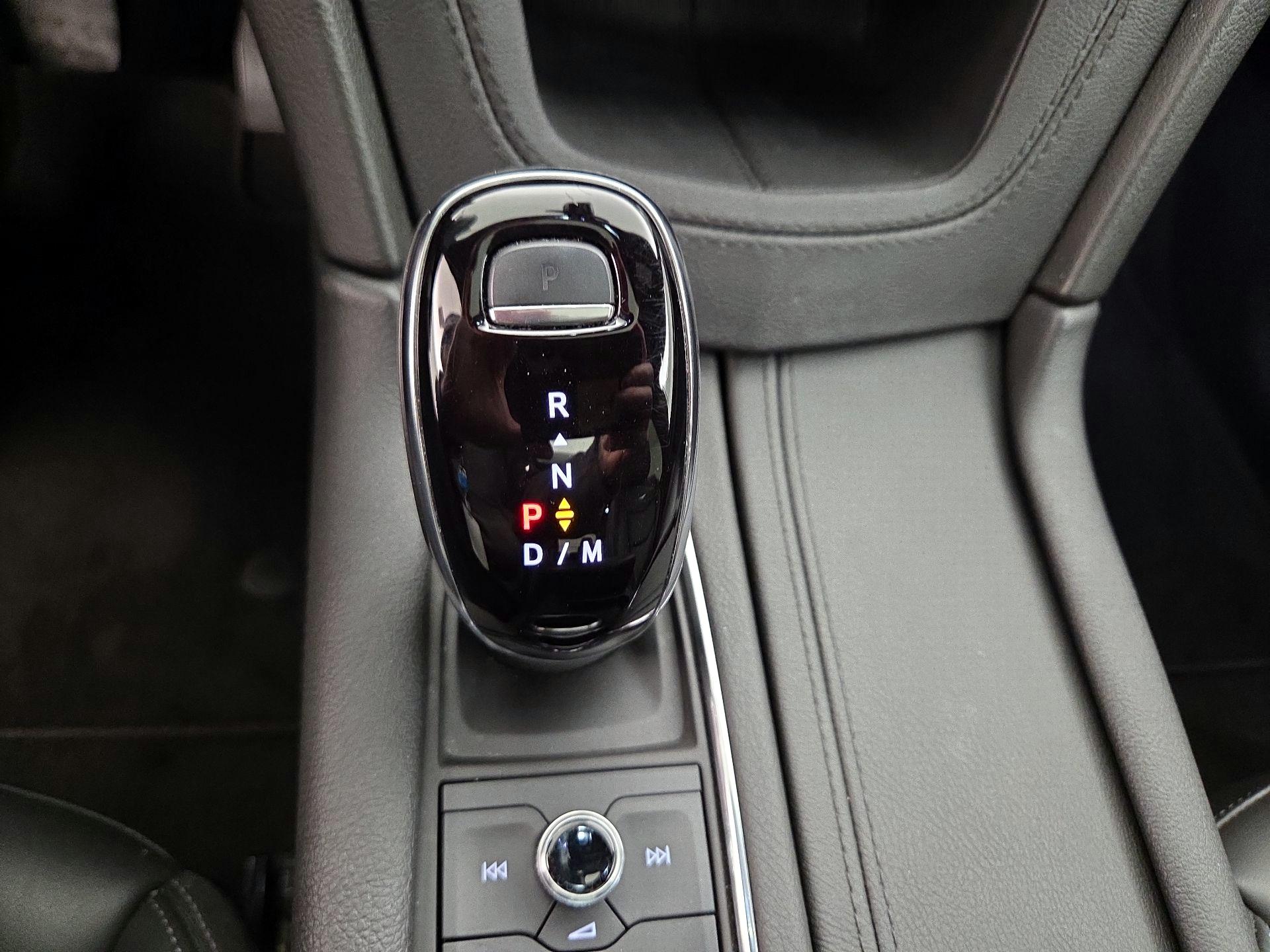 Thumbnail: 2025 Cadillac XT6 - 18