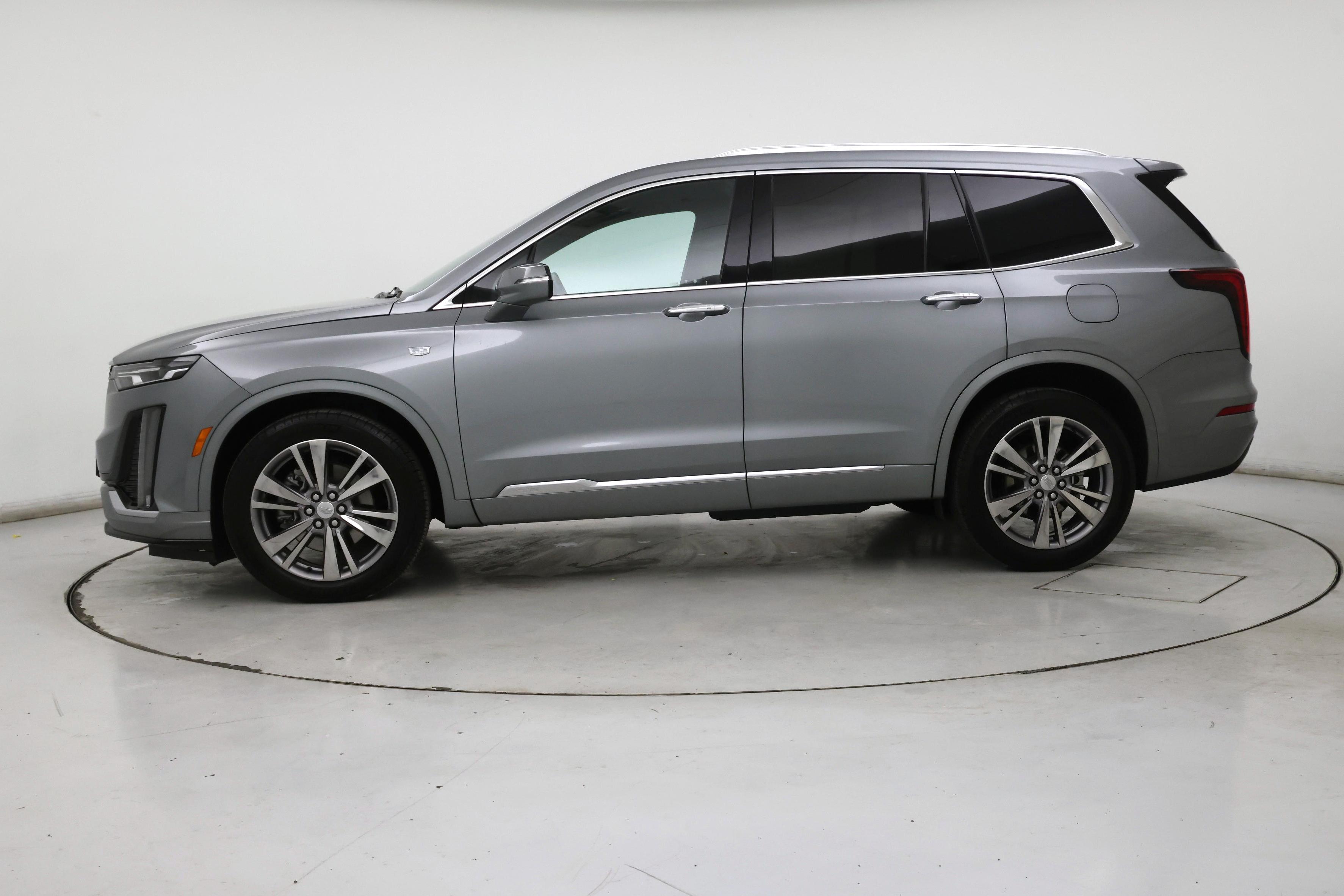 Thumbnail: 2025 Cadillac XT6 - 3