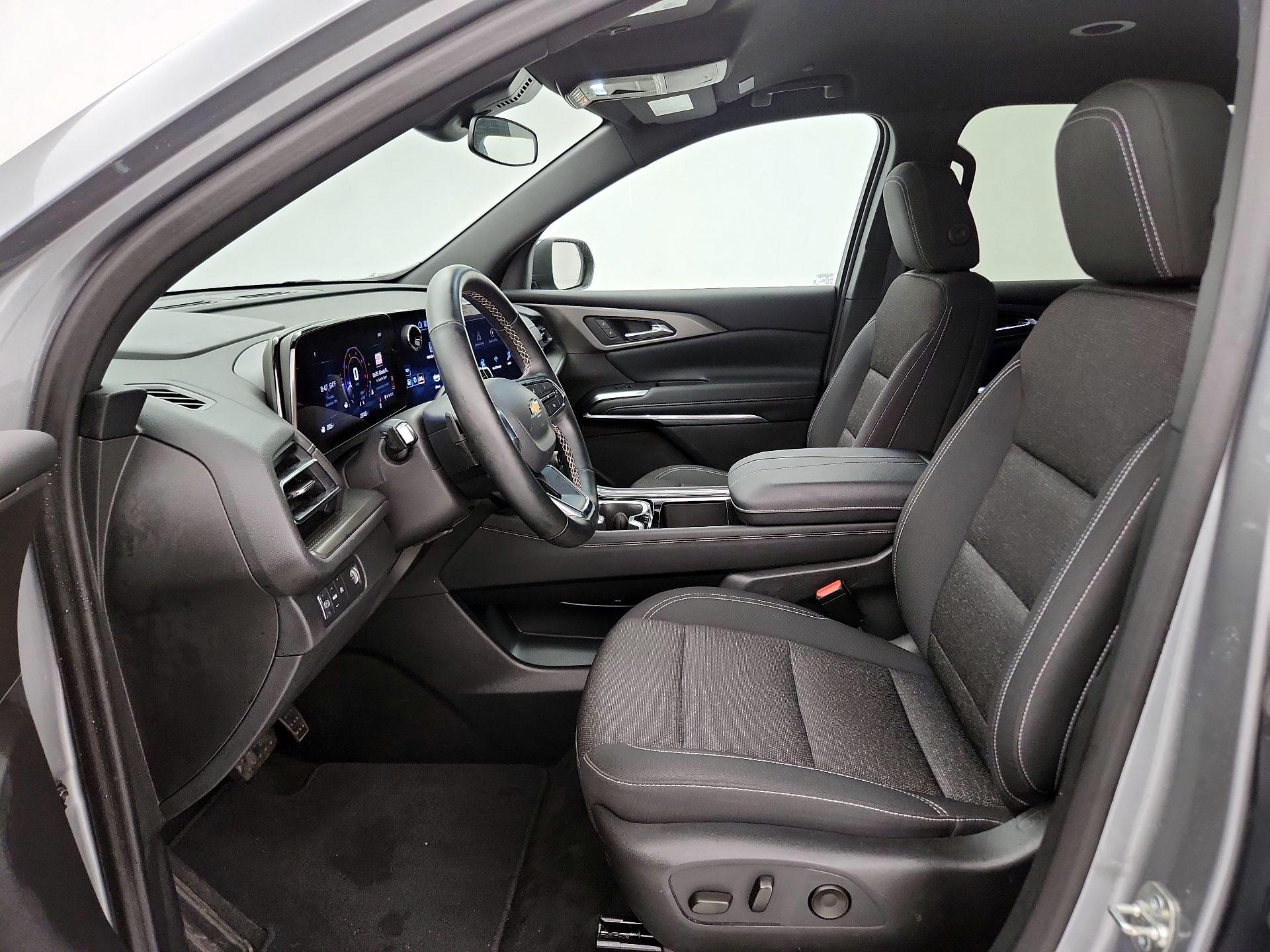 Thumbnail: 2025 Chevrolet Traverse - 11