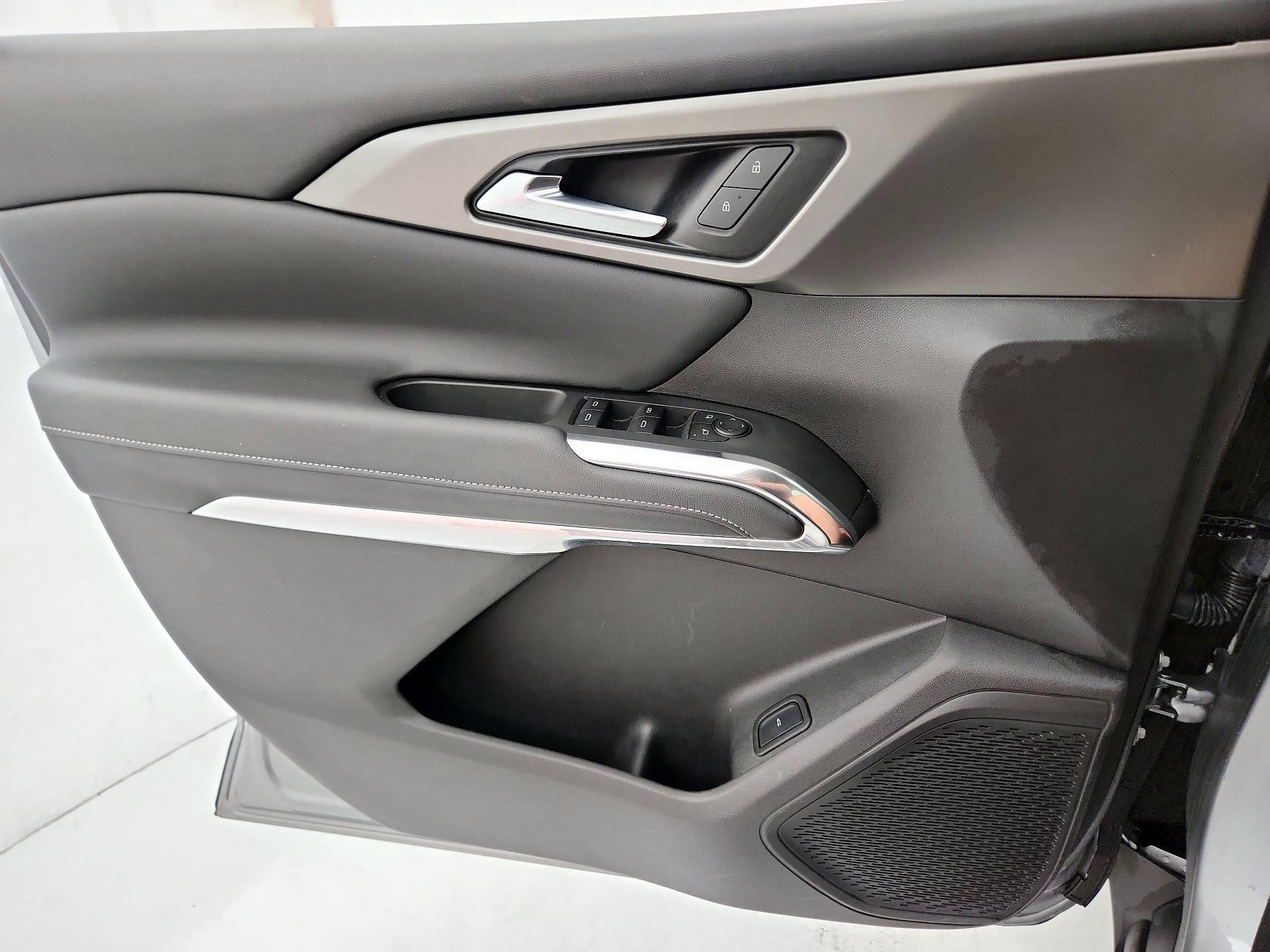 Thumbnail: 2025 Chevrolet Traverse - 12