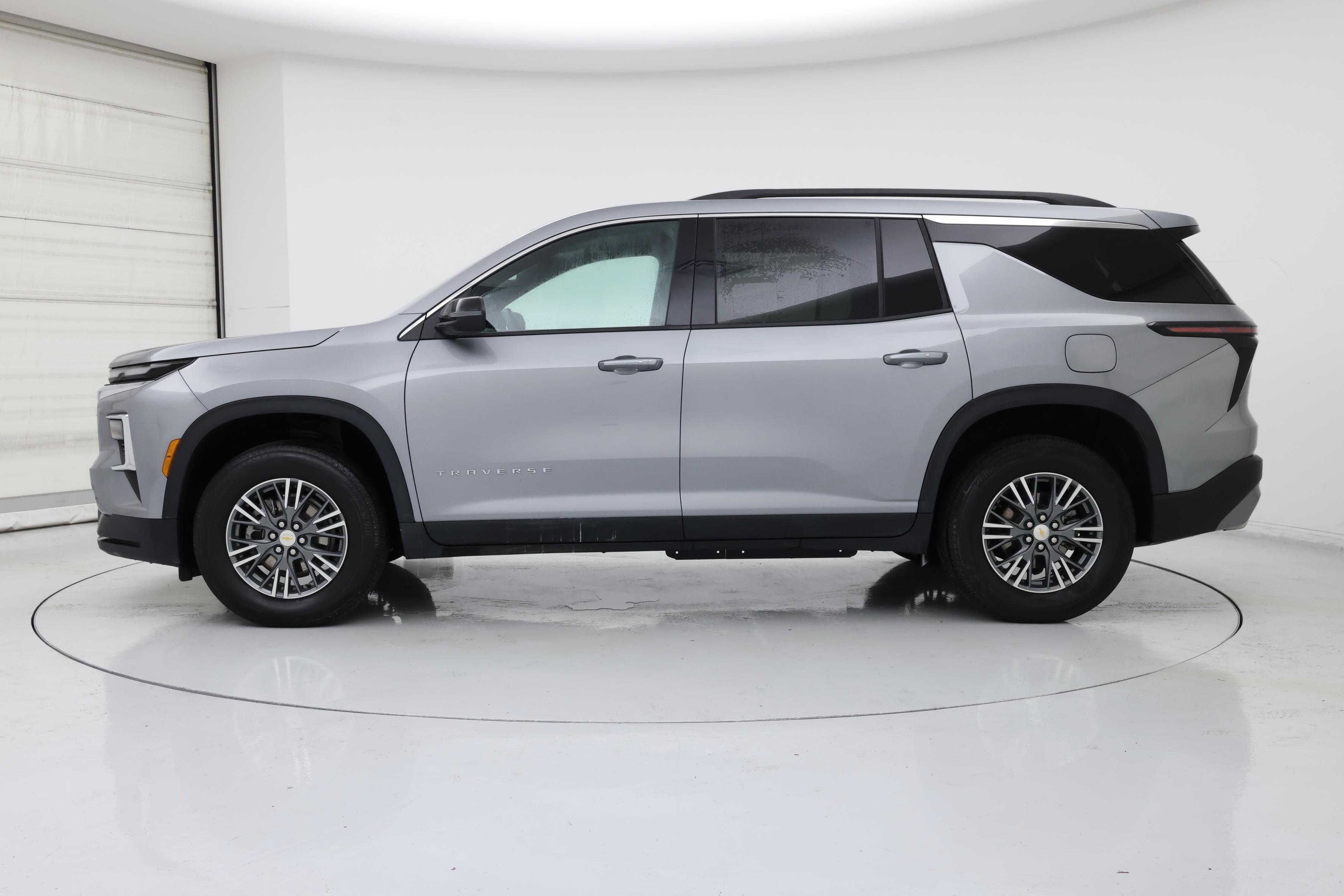 Thumbnail: 2025 Chevrolet Traverse - 3