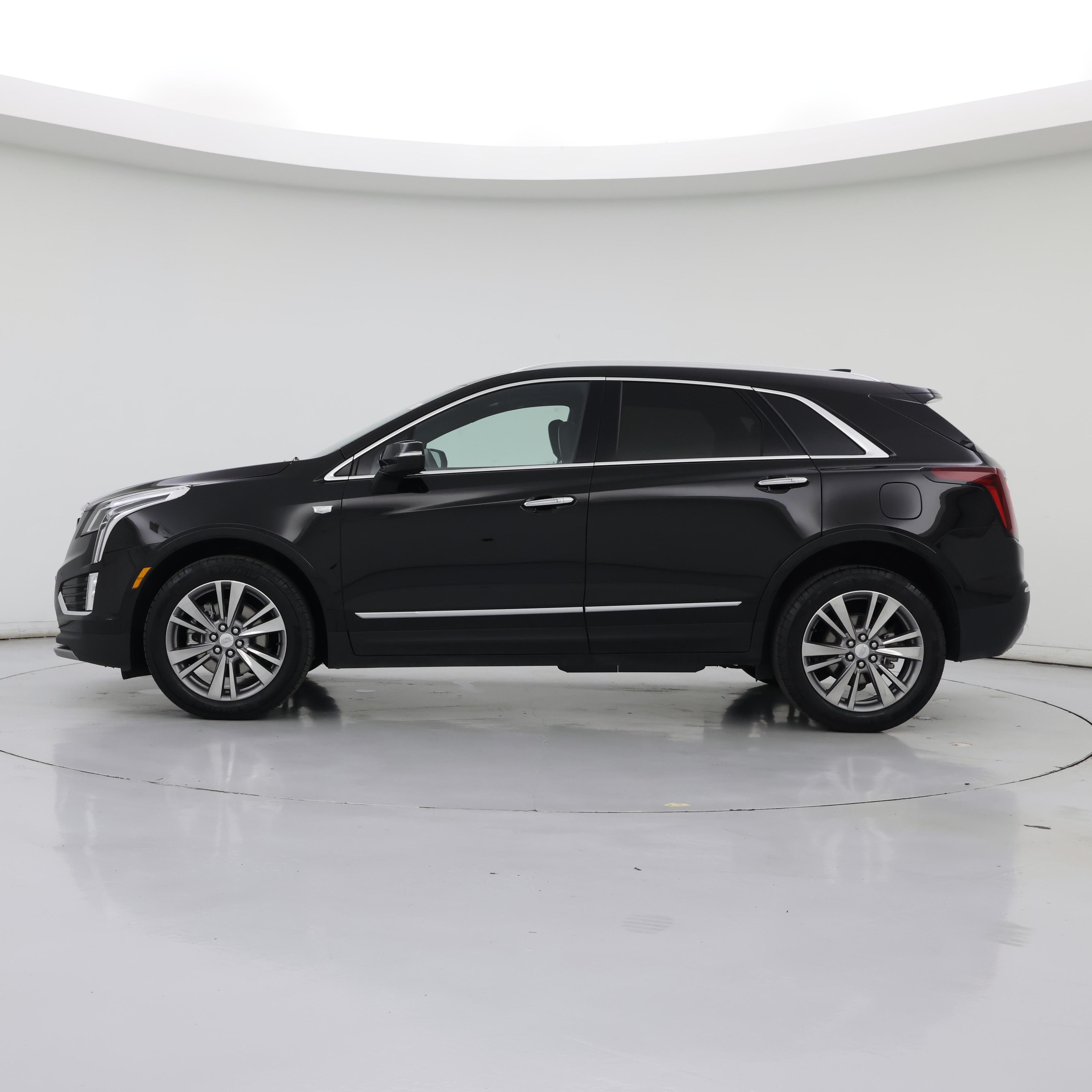 Thumbnail: 2025 Cadillac XT5 - 3