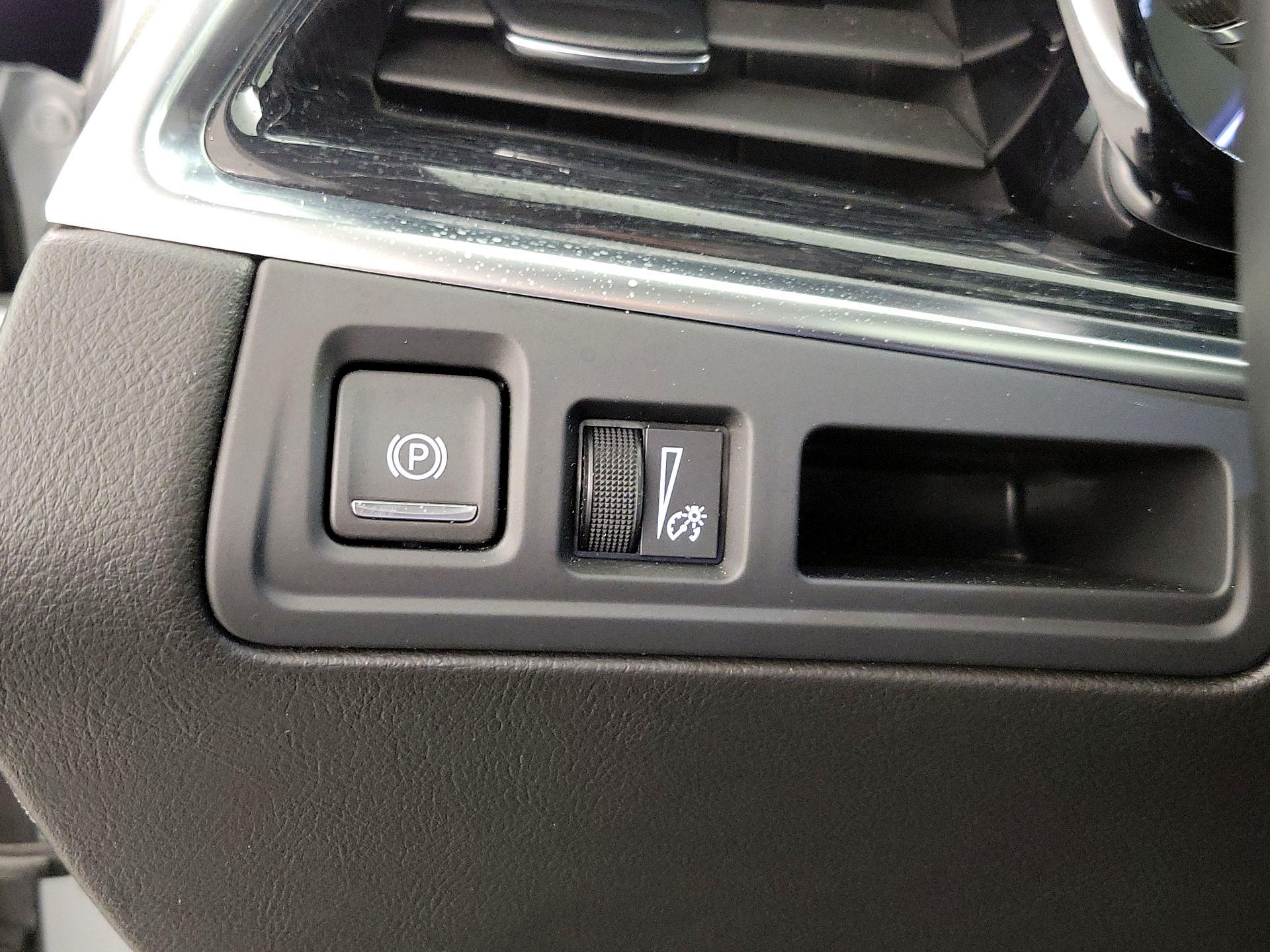 Thumbnail: 2025 Cadillac XT5 - 13