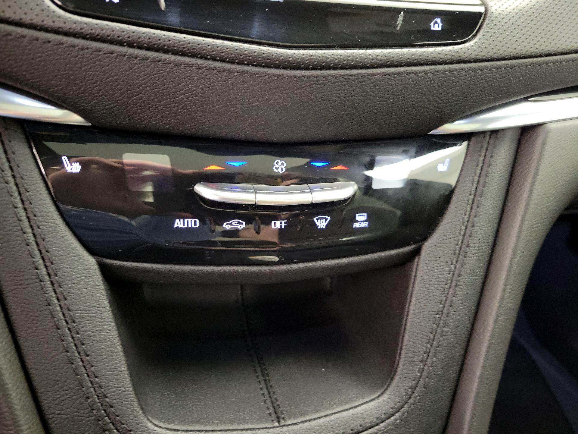 Thumbnail: 2025 Cadillac XT5 - 16