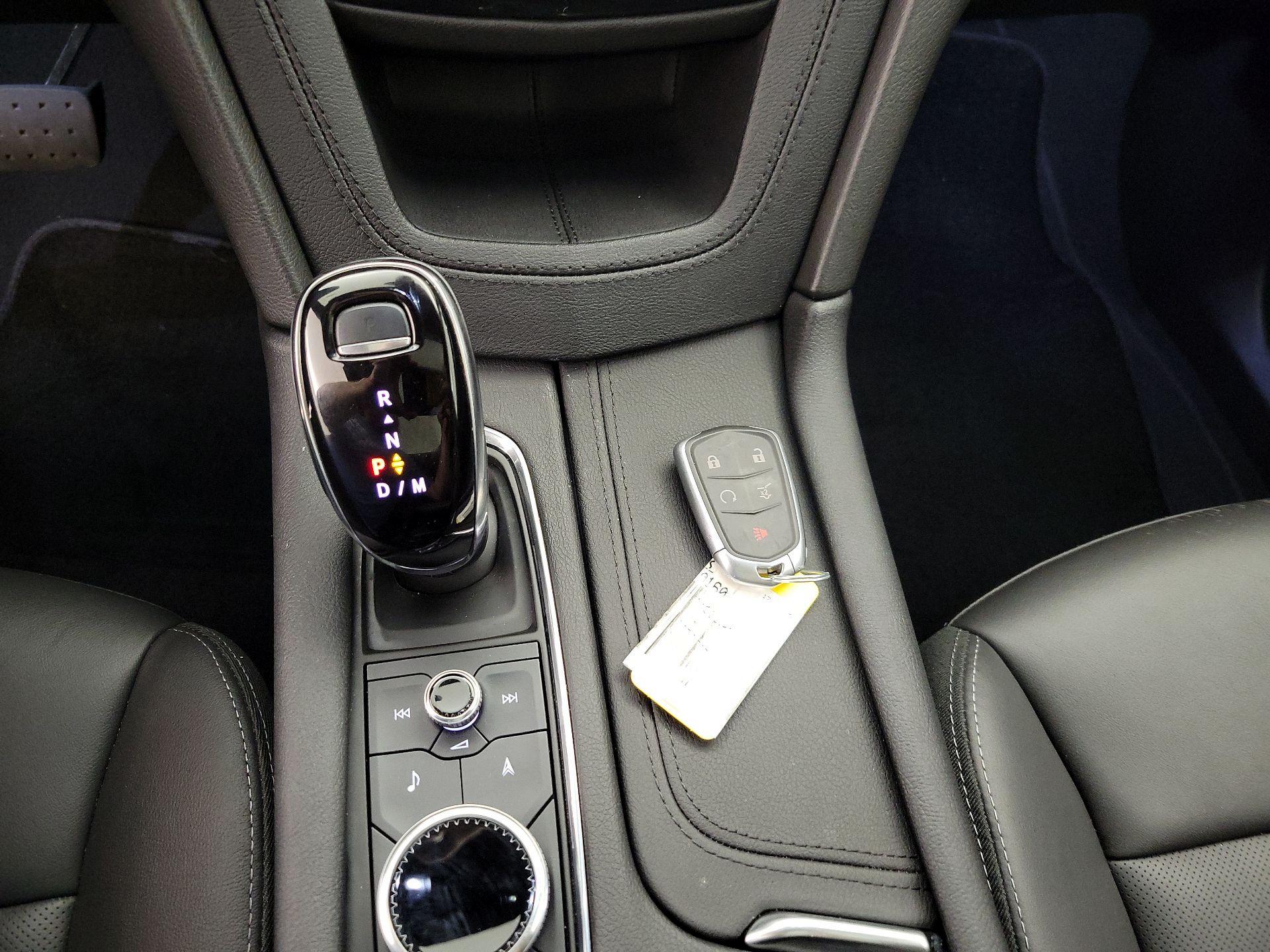 Thumbnail: 2025 Cadillac XT5 - 17