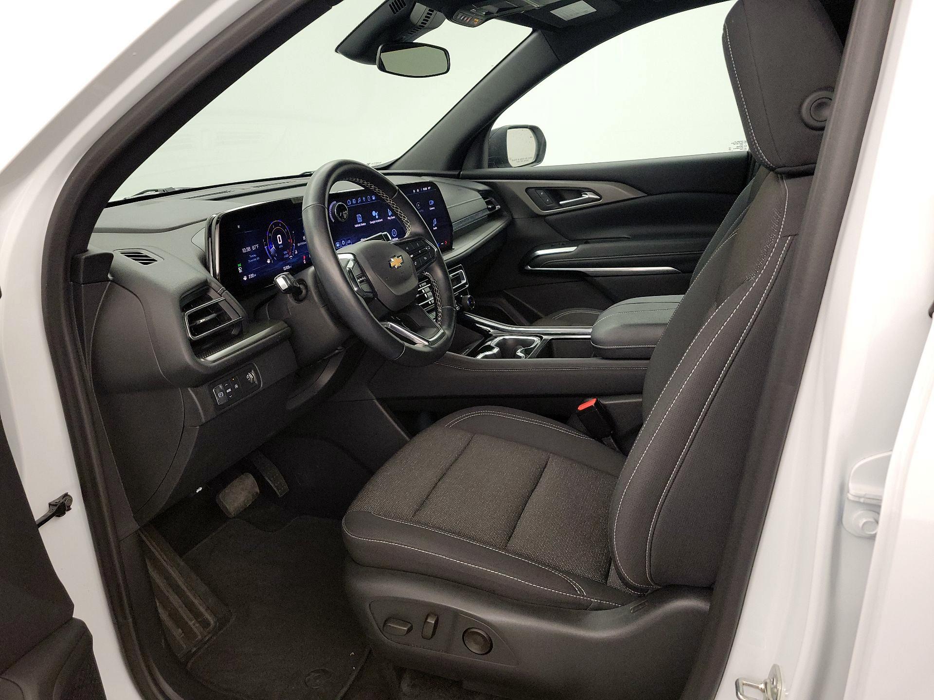 Thumbnail: 2025 Chevrolet Traverse - 11