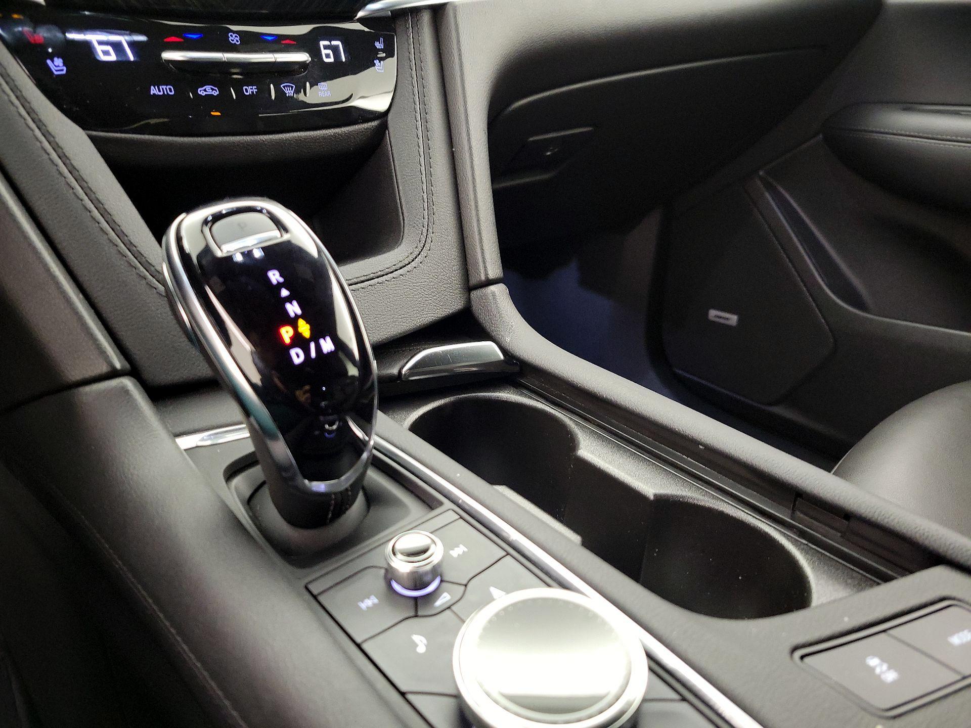 Thumbnail: 2025 Cadillac XT6 - 17