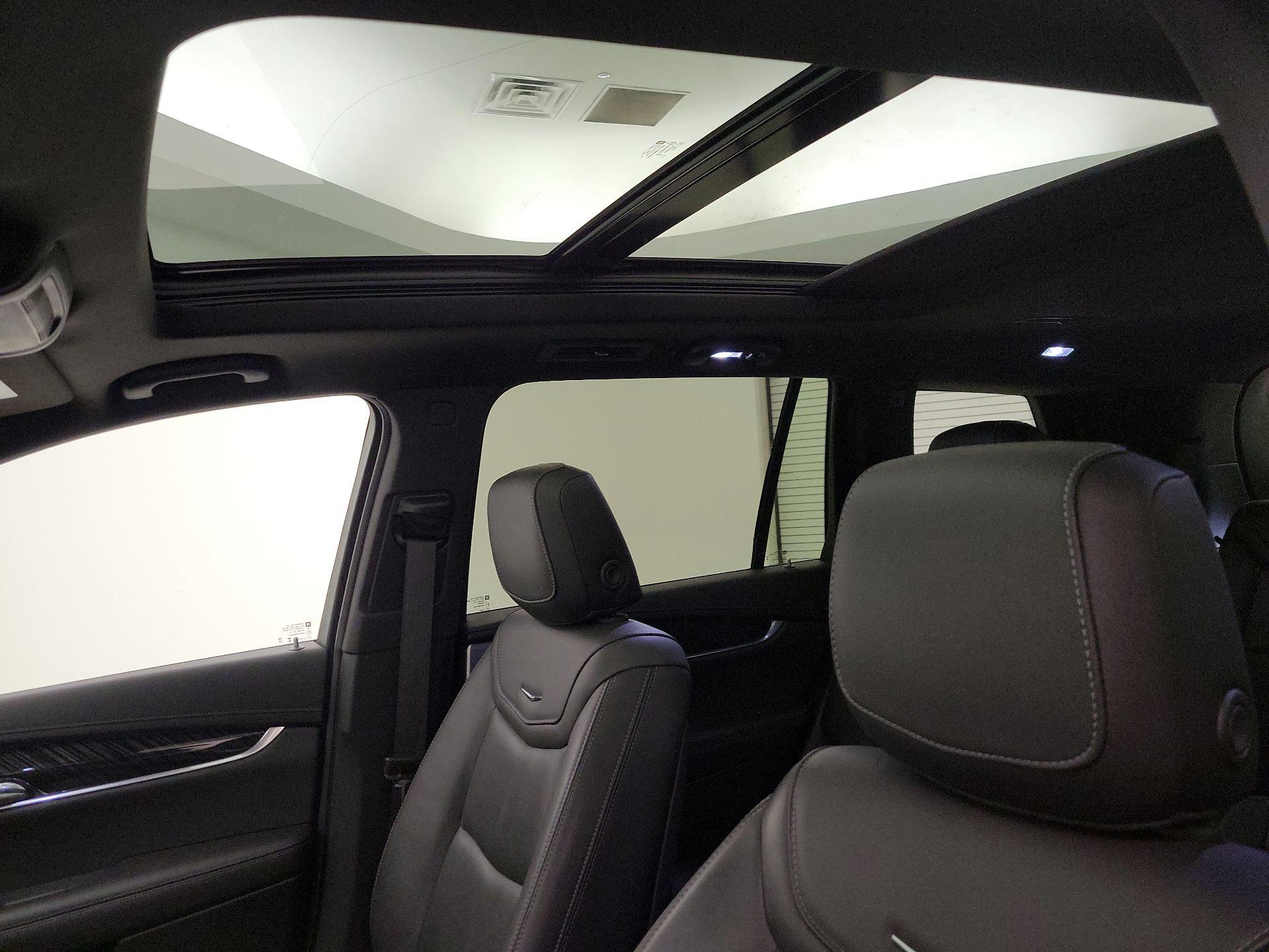 Thumbnail: 2025 Cadillac XT6 - 18