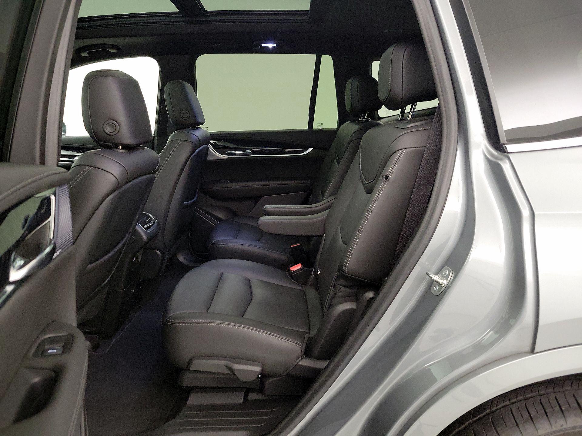 Thumbnail: 2025 Cadillac XT6 - 19