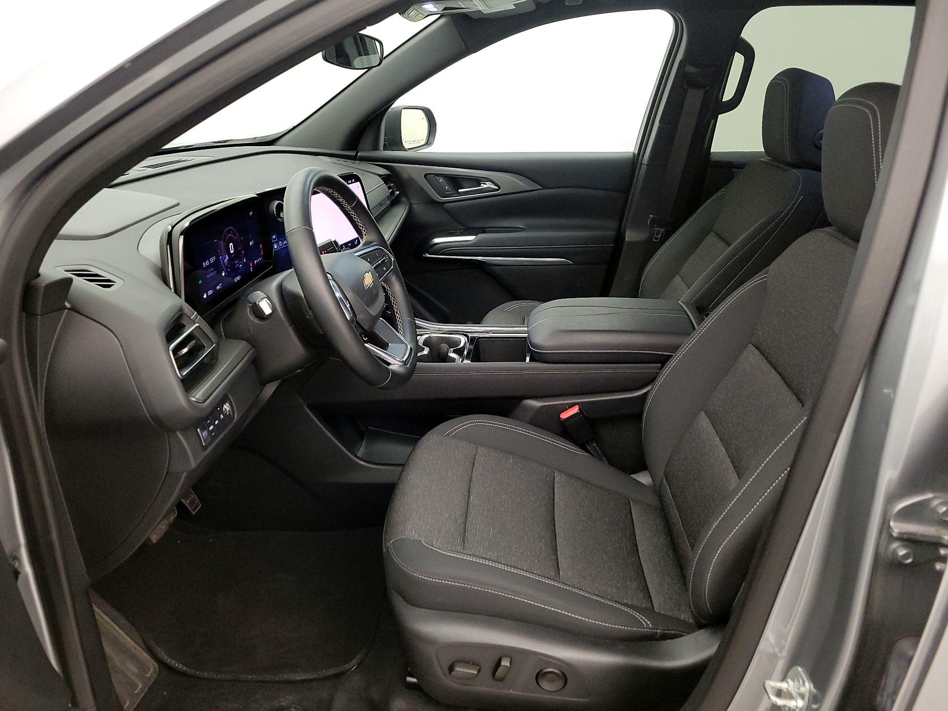 Thumbnail: 2025 Chevrolet Traverse - 11