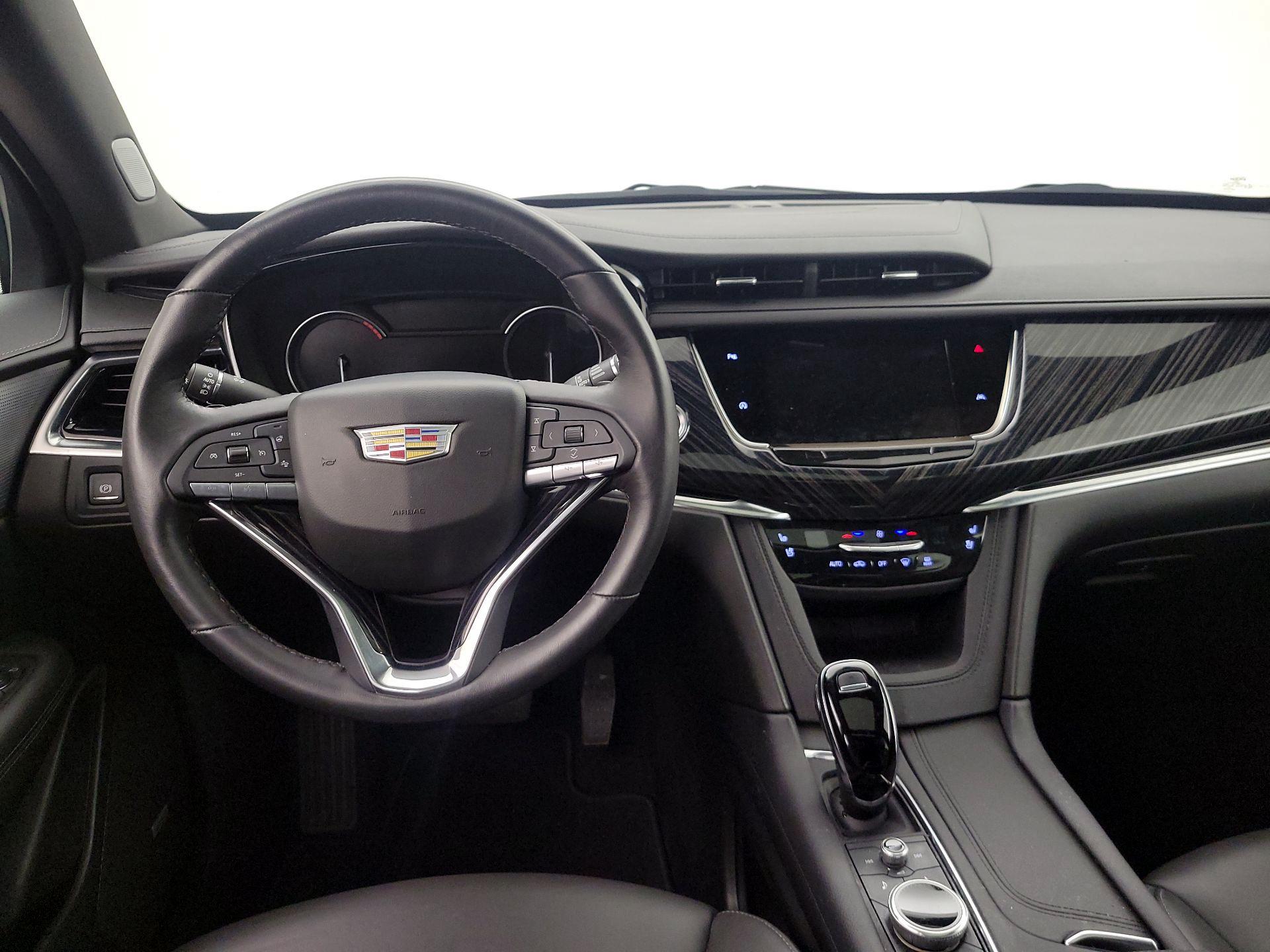 Thumbnail: 2025 Cadillac XT6 - 10