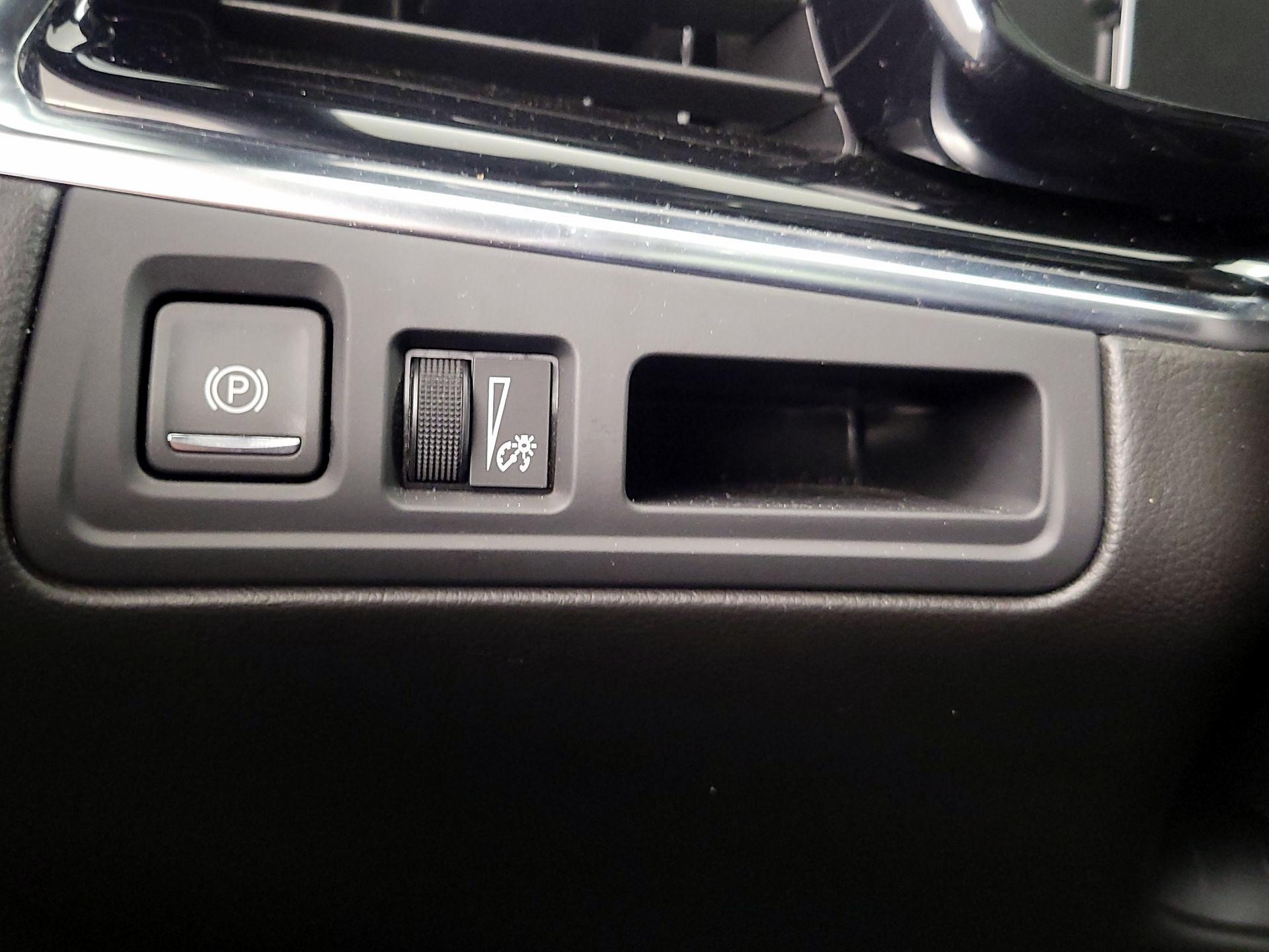 Thumbnail: 2025 Cadillac XT6 - 13